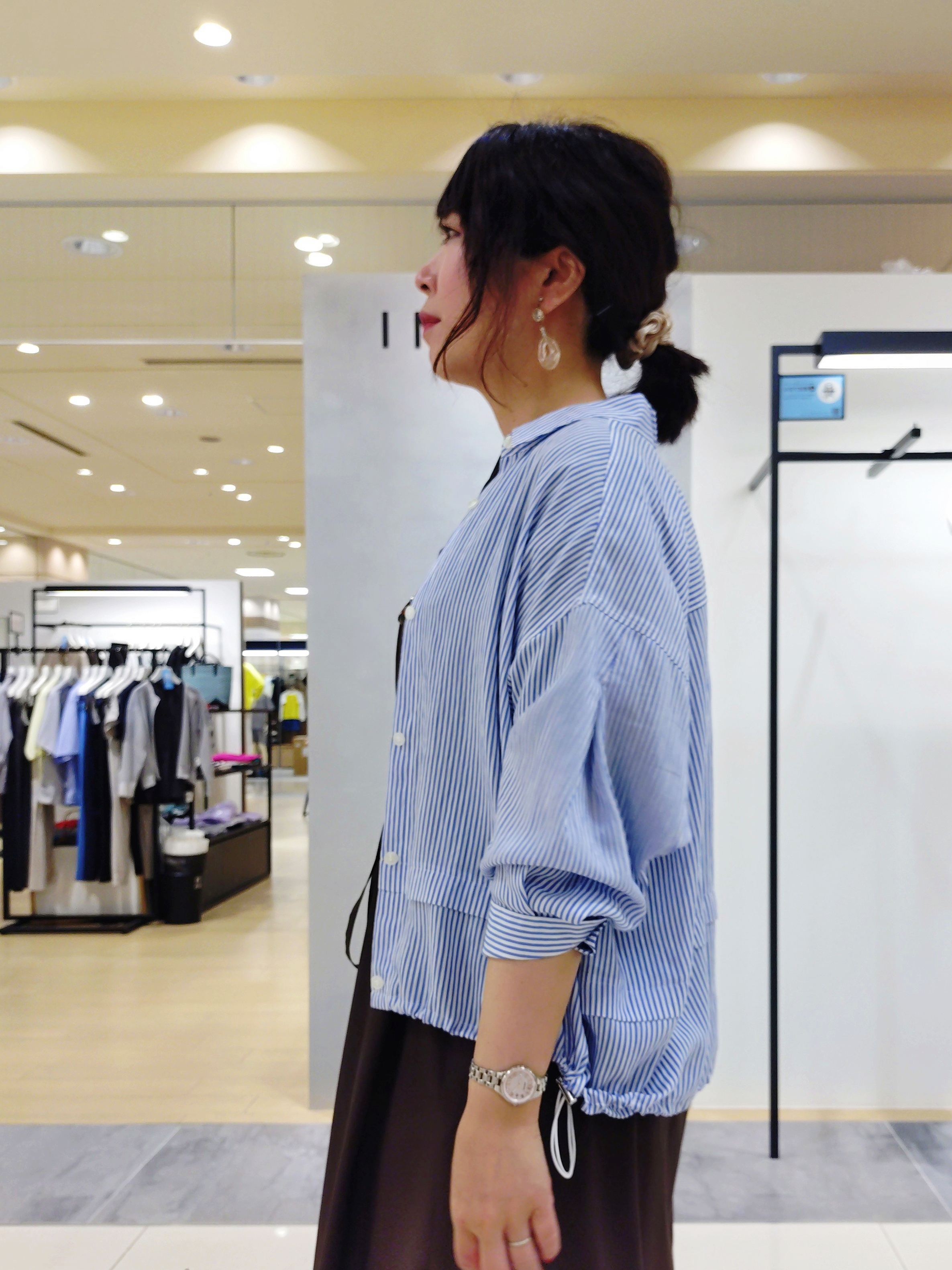 TOMOMIさんの「INDIVI｜【撥水／UVカット】ベルト付きワンピース」を使ったコーディネート