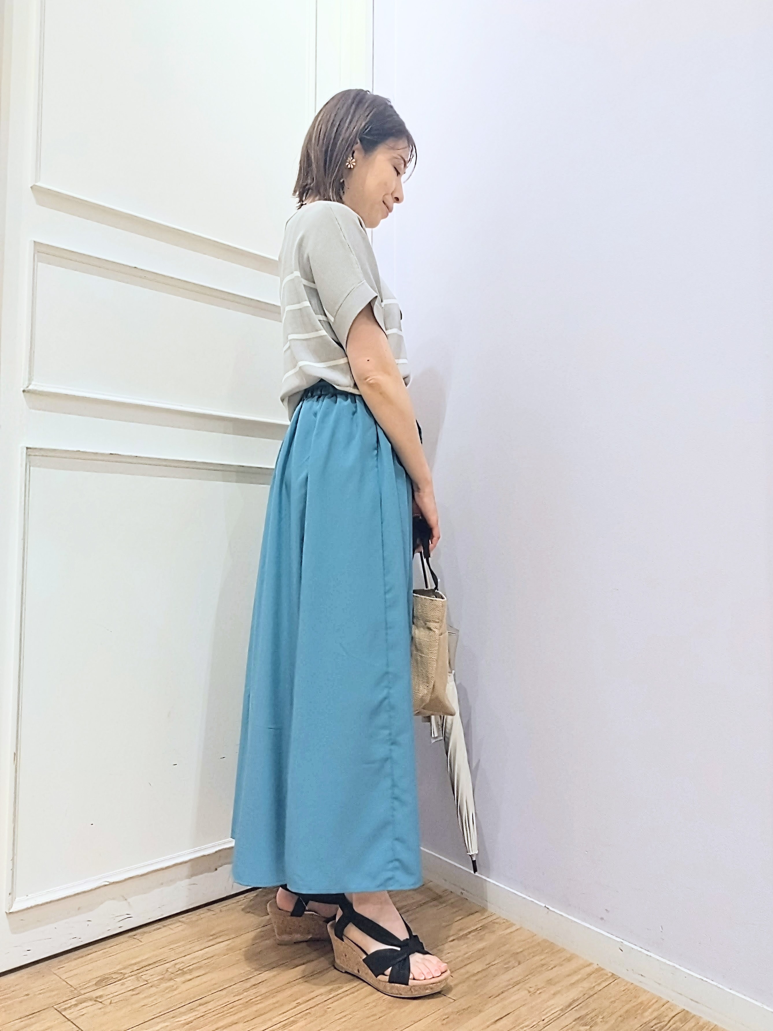 miomioさんの「SHOO･LA･RUE｜【毎日洗える/ひんやり/UV/S-LL】二の腕隠れる さらっとドルマン半袖ニット」を使ったコーディネート