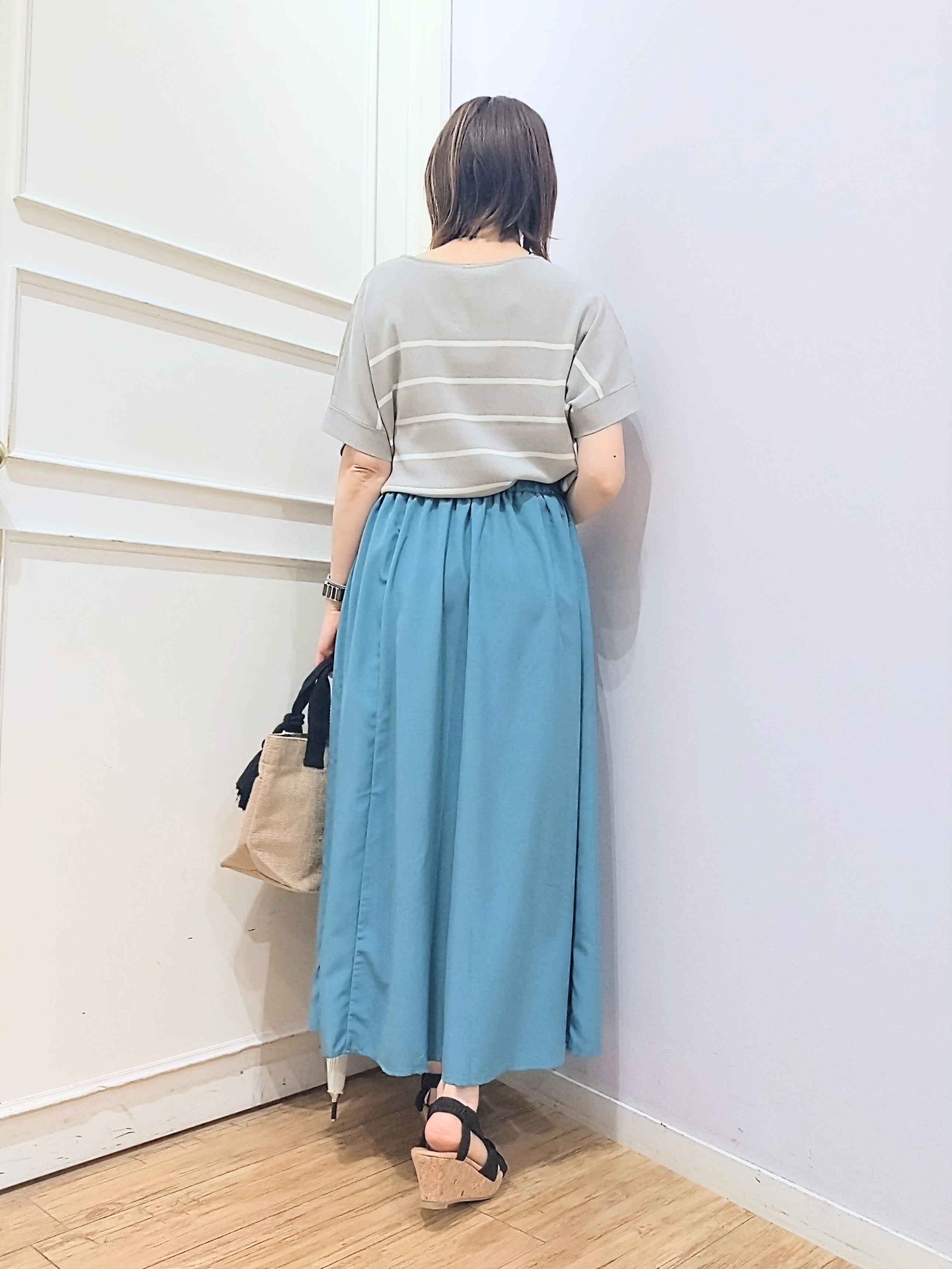 miomioさんの「SHOO･LA･RUE｜【毎日洗える/ひんやり/UV/S-LL】二の腕隠れる さらっとドルマン半袖ニット」を使ったコーディネート