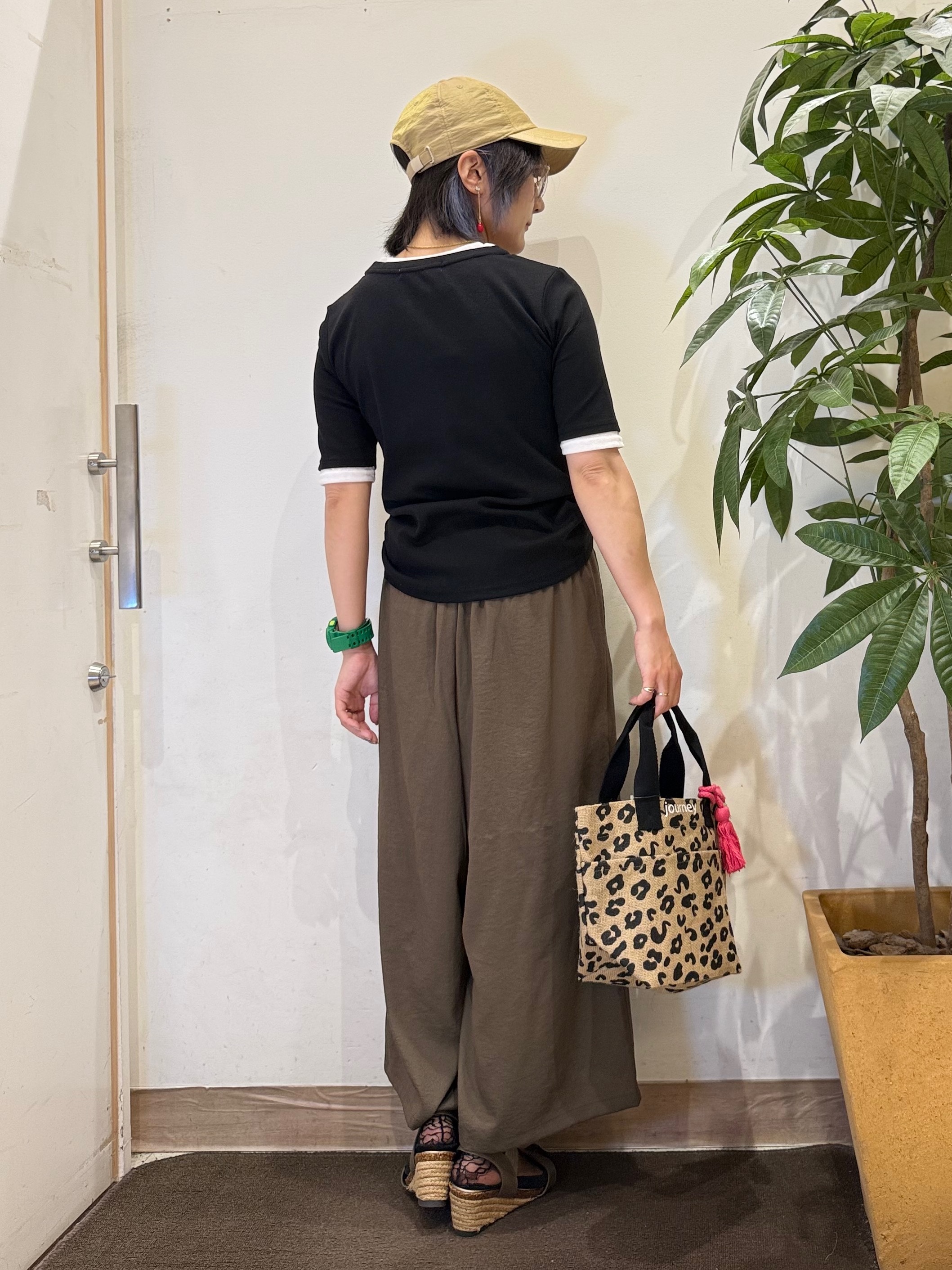 misakiさんの「SHOO･LA･RUE｜【S-LL/洗濯機可】二の腕隠れる 配色レイヤード風 ヘンリーネック5分袖Tシャツ」を使ったコーディネート
