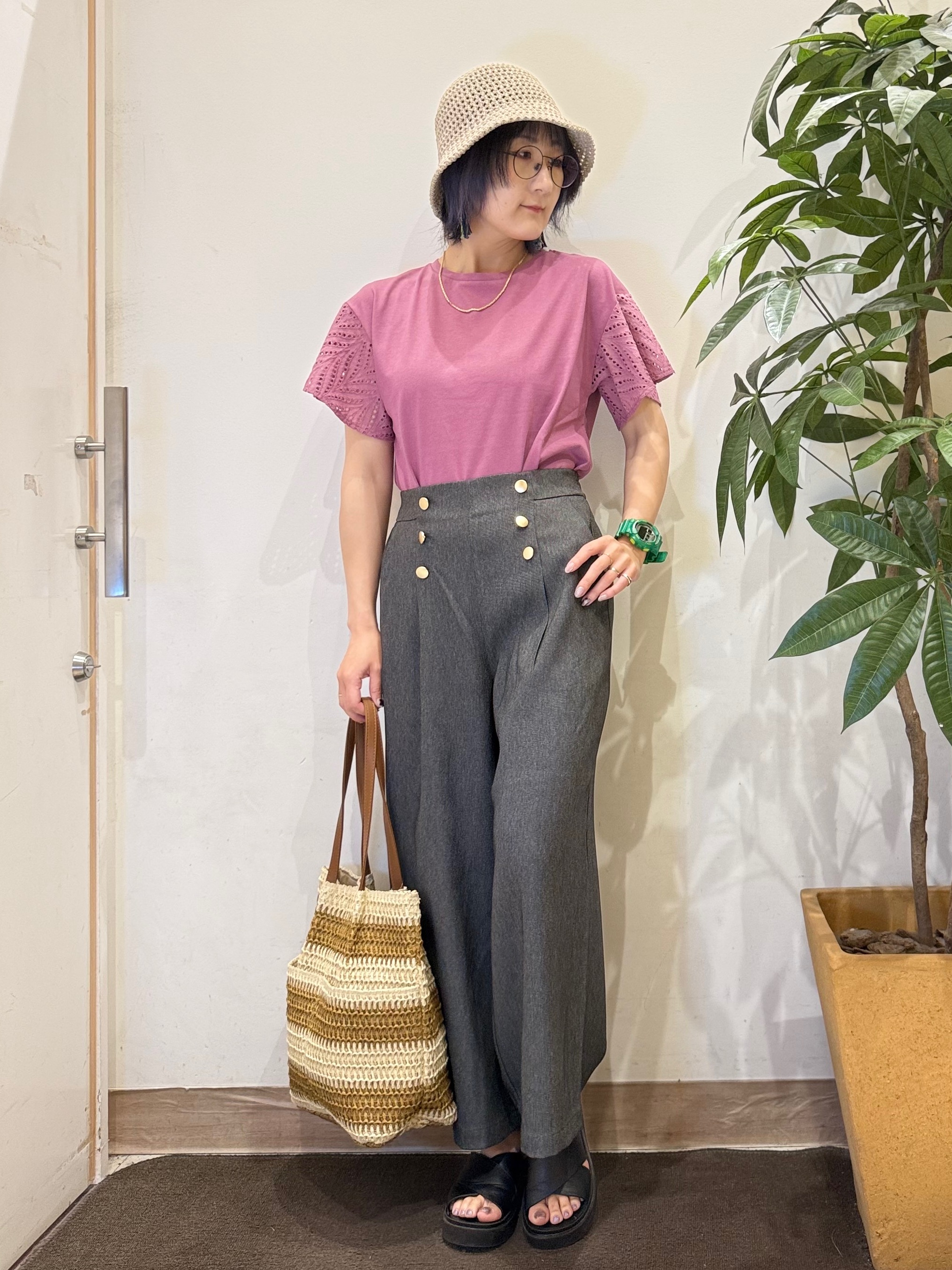 misakiさんの「SHOO･LA･RUE｜【汗じみ防止/ひんやり/S-LL】レースが華やか お袖フレアTシャツ」を使ったコーディネート