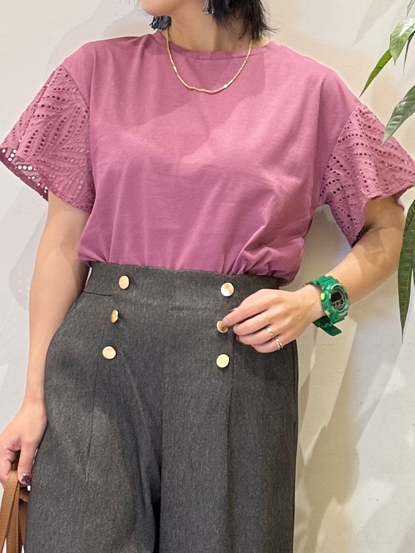 misakiさんの「SHOO･LA･RUE｜【汗じみ防止/ひんやり/S-LL】レースが華やか お袖フレアTシャツ」を使ったコーディネート