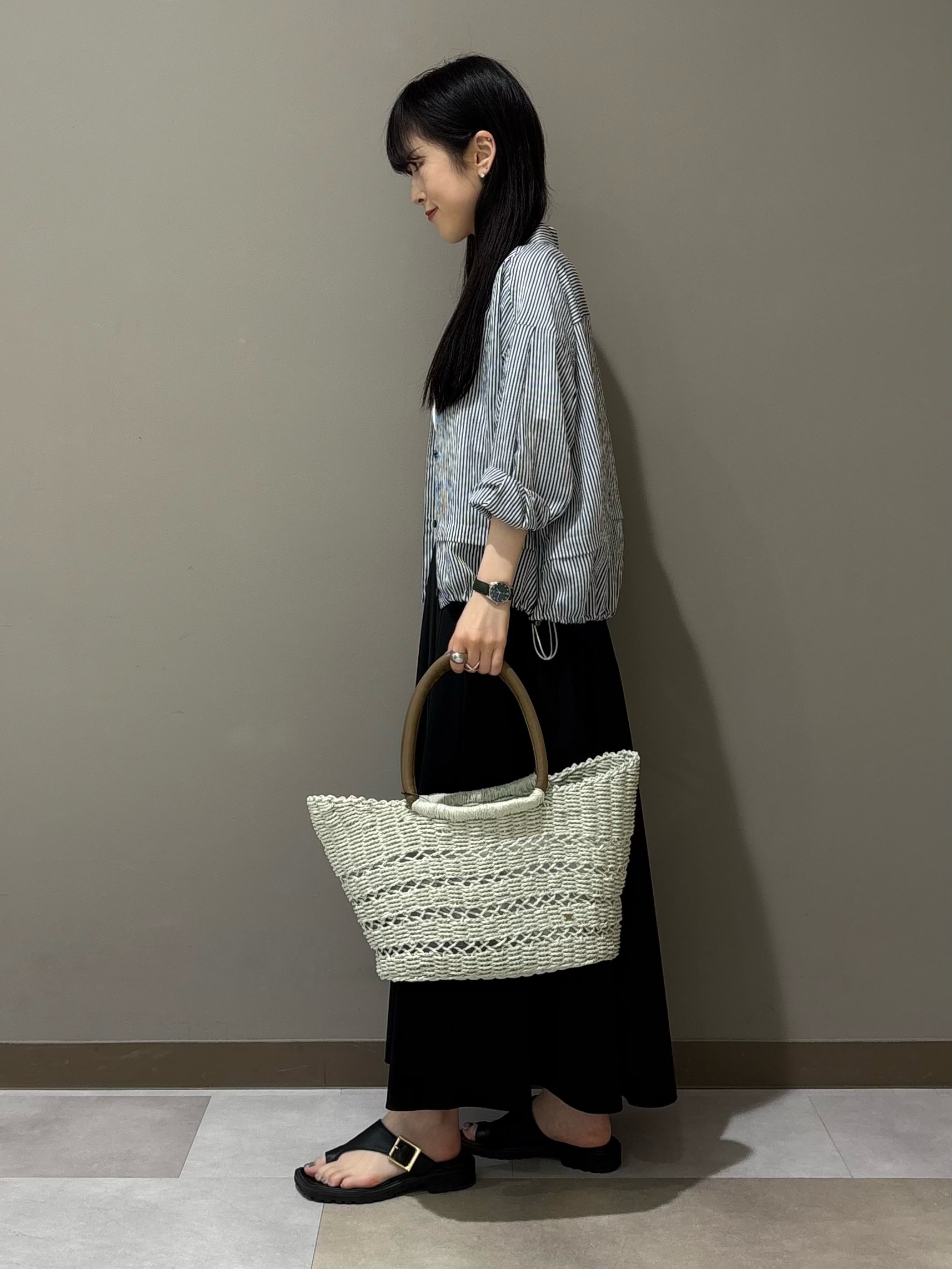 KEIKOさんの「INDIVI｜【接触冷感／洗える／2WAY】ドロスト付 シアーシャンブレーシャツ」を使ったコーディネート