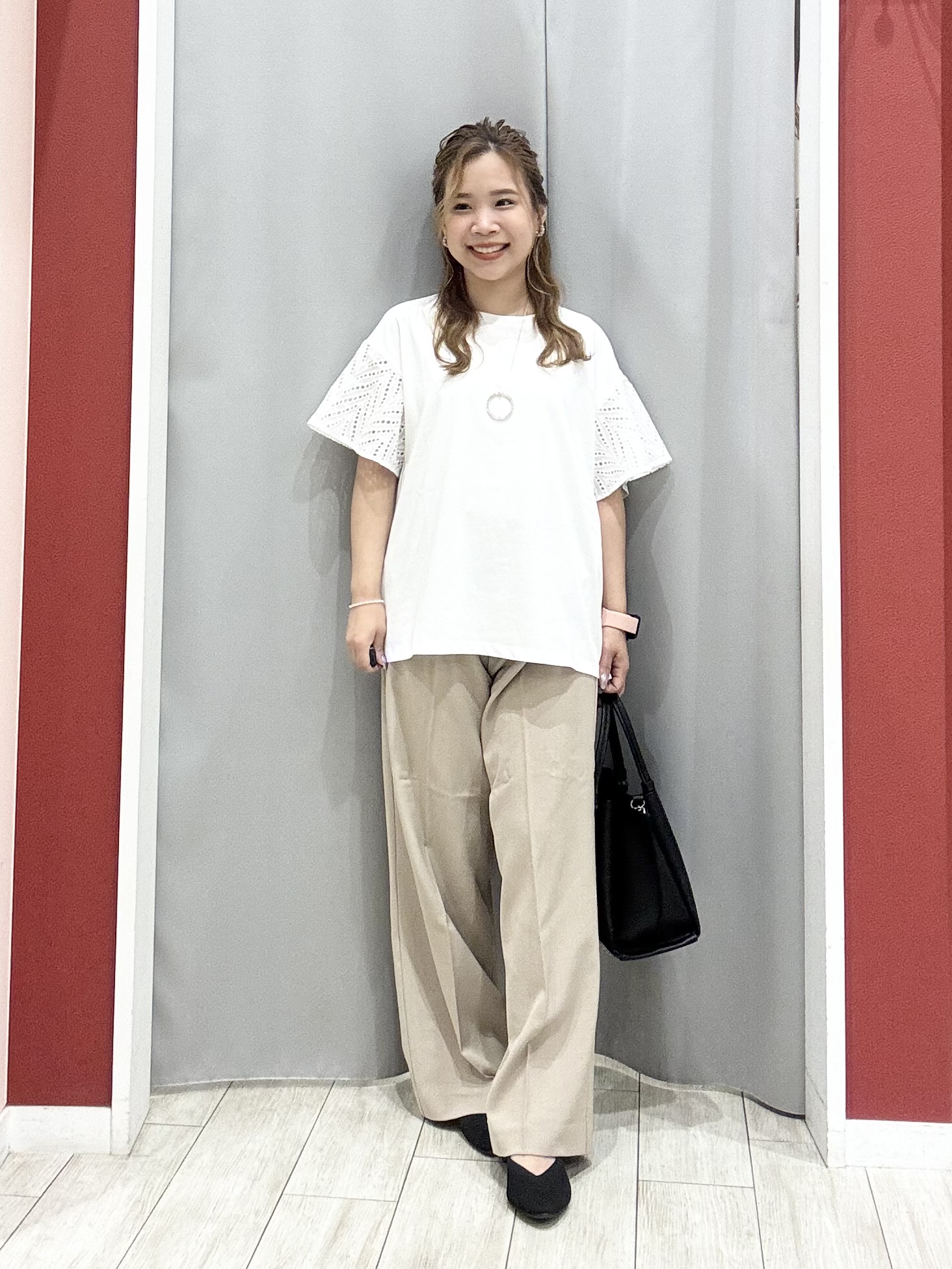 shioさんの「SHOO･LA･RUE｜【ひんやり/洗濯機可/S-LL】程よいVネックですっきり魅せる ジップアップ 7分袖シアーカーディガ」を使ったコーディネート