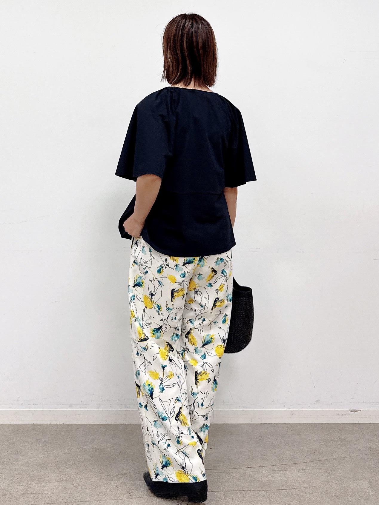 nekoさんの「Reflect｜【セットアップ可】ボタニカル調プリントワイドパンツ」を使ったコーディネート