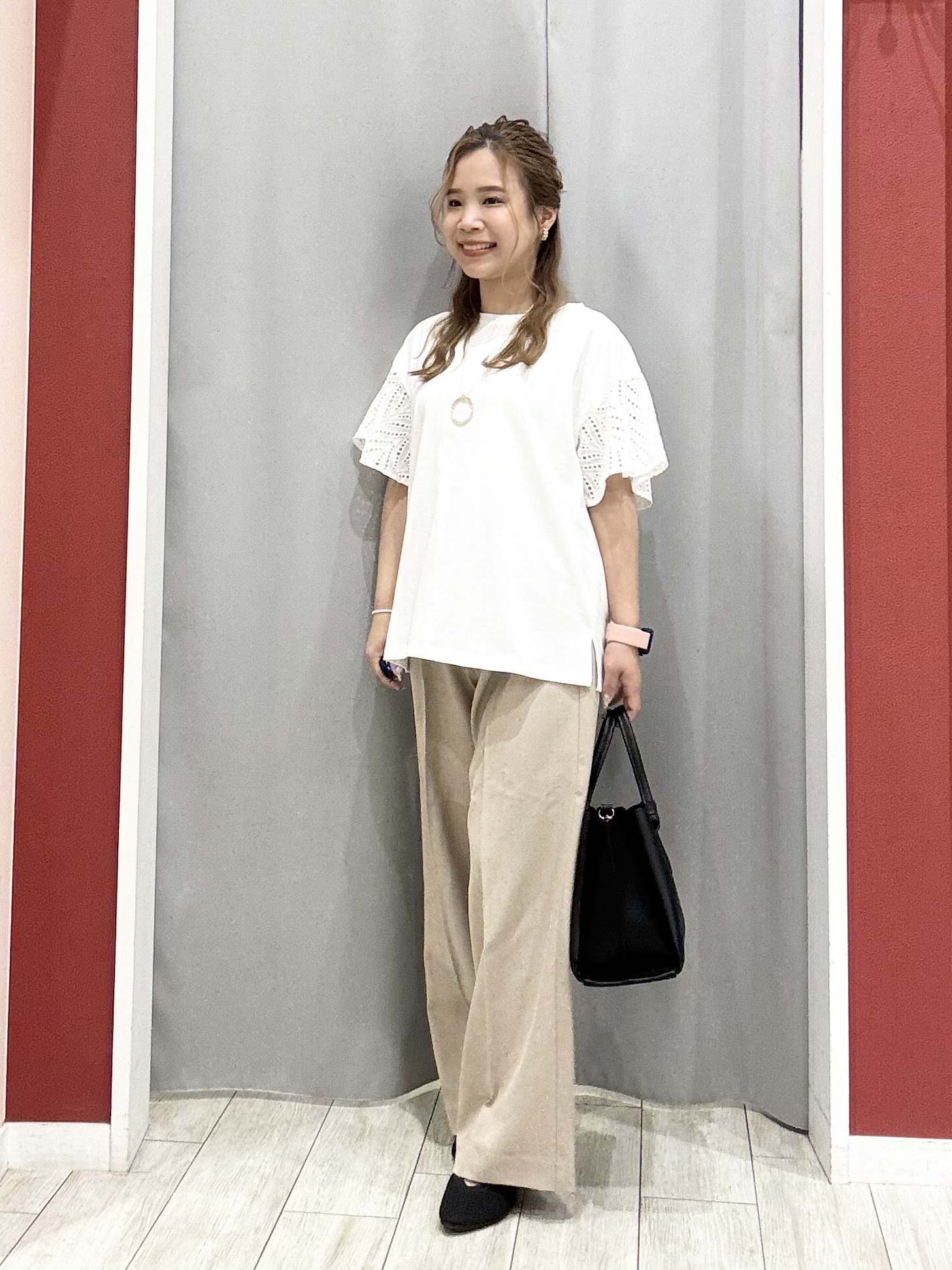 shioさんの「SHOO･LA･RUE｜【汗じみ防止/ひんやり/S-LL】レースが華やか お袖フレアTシャツ」を使ったコーディネート