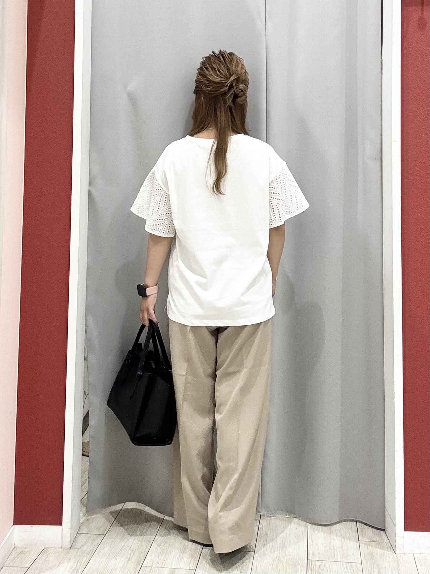 shioさんの「SHOO･LA･RUE｜【汗じみ防止/ひんやり/S-LL】レースが華やか お袖フレアTシャツ」を使ったコーディネート