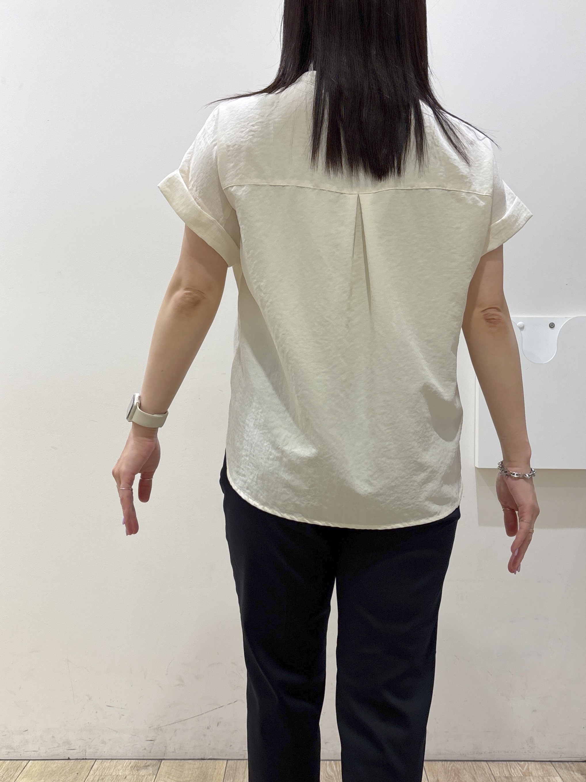 mameさんの「index｜【接触冷感】ダブルポケットスキッパーブラウス《吸水速乾／防シワ／洗濯機OK／S～3L／7col》」を使ったコーディネート