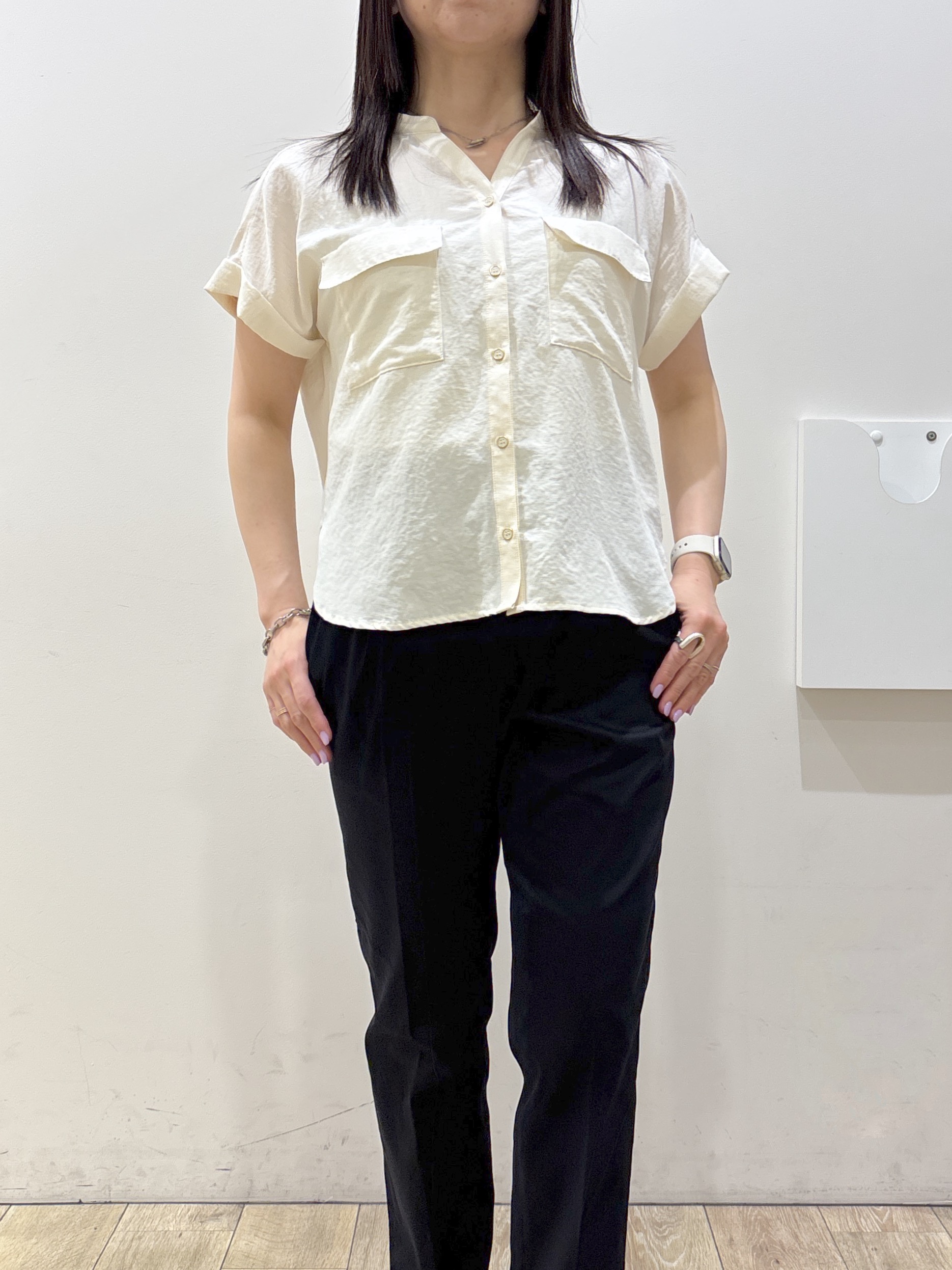 mameさんの「index｜【接触冷感】ダブルポケットスキッパーブラウス《吸水速乾／防シワ／洗濯機OK／S～3L／7col》」を使ったコーディネート