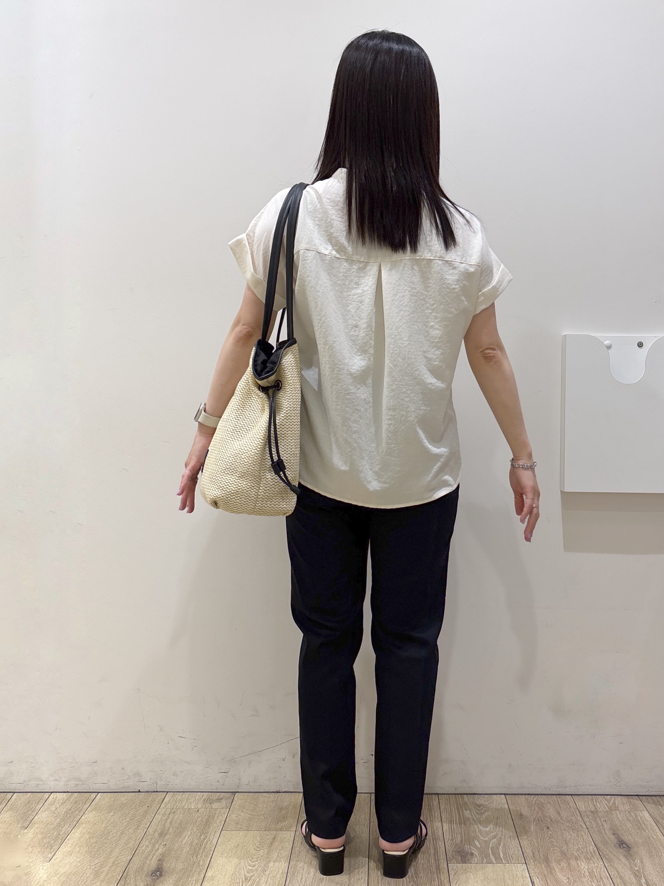 mameさんの「index｜【接触冷感】ダブルポケットスキッパーブラウス《吸水速乾／防シワ／洗濯機OK／S～3L／7col》」を使ったコーディネート