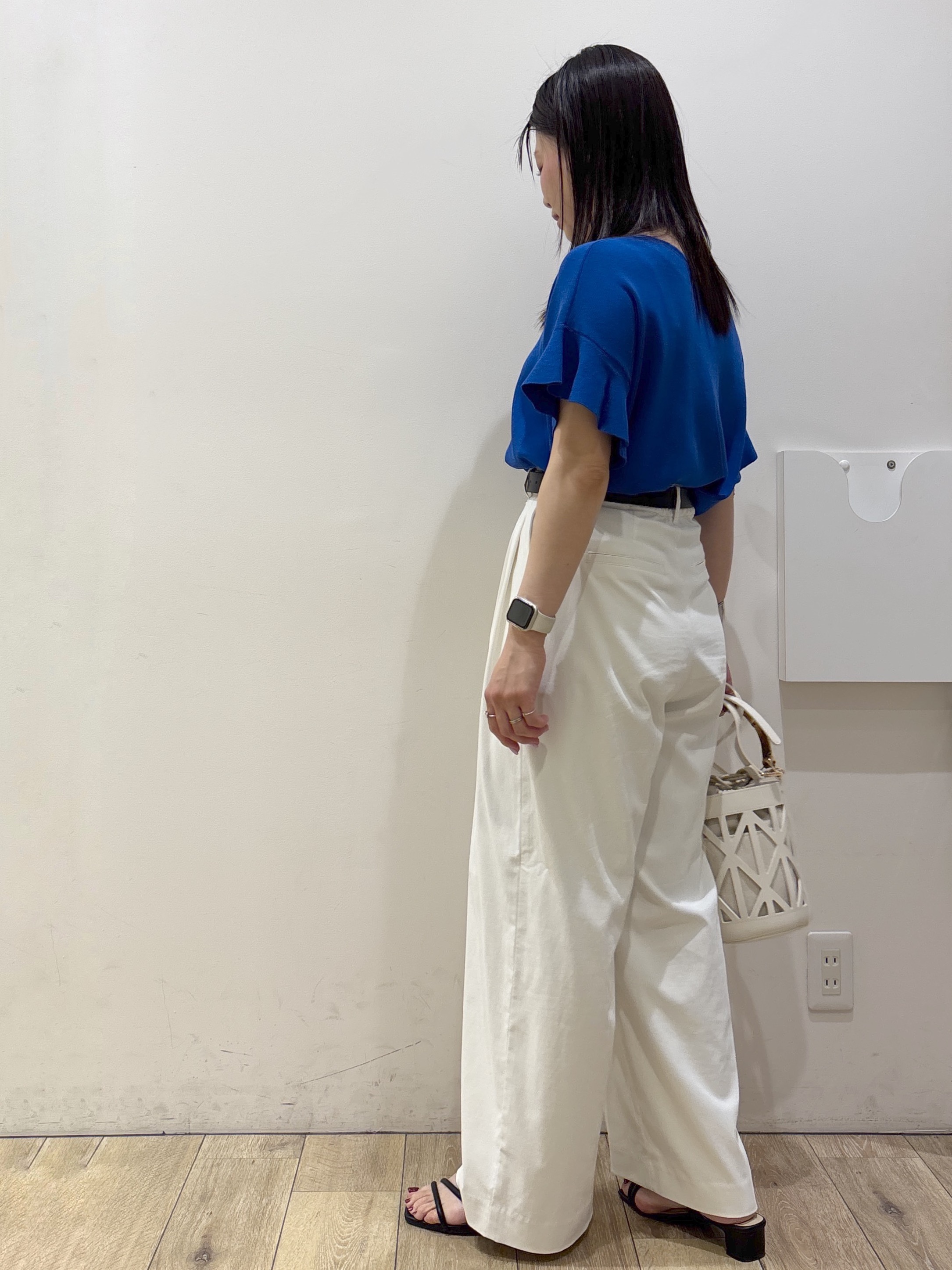 mameさんの「index｜【UV／遮熱性】フリルスリーブニット《7col／洗濯機OK》」を使ったコーディネート
