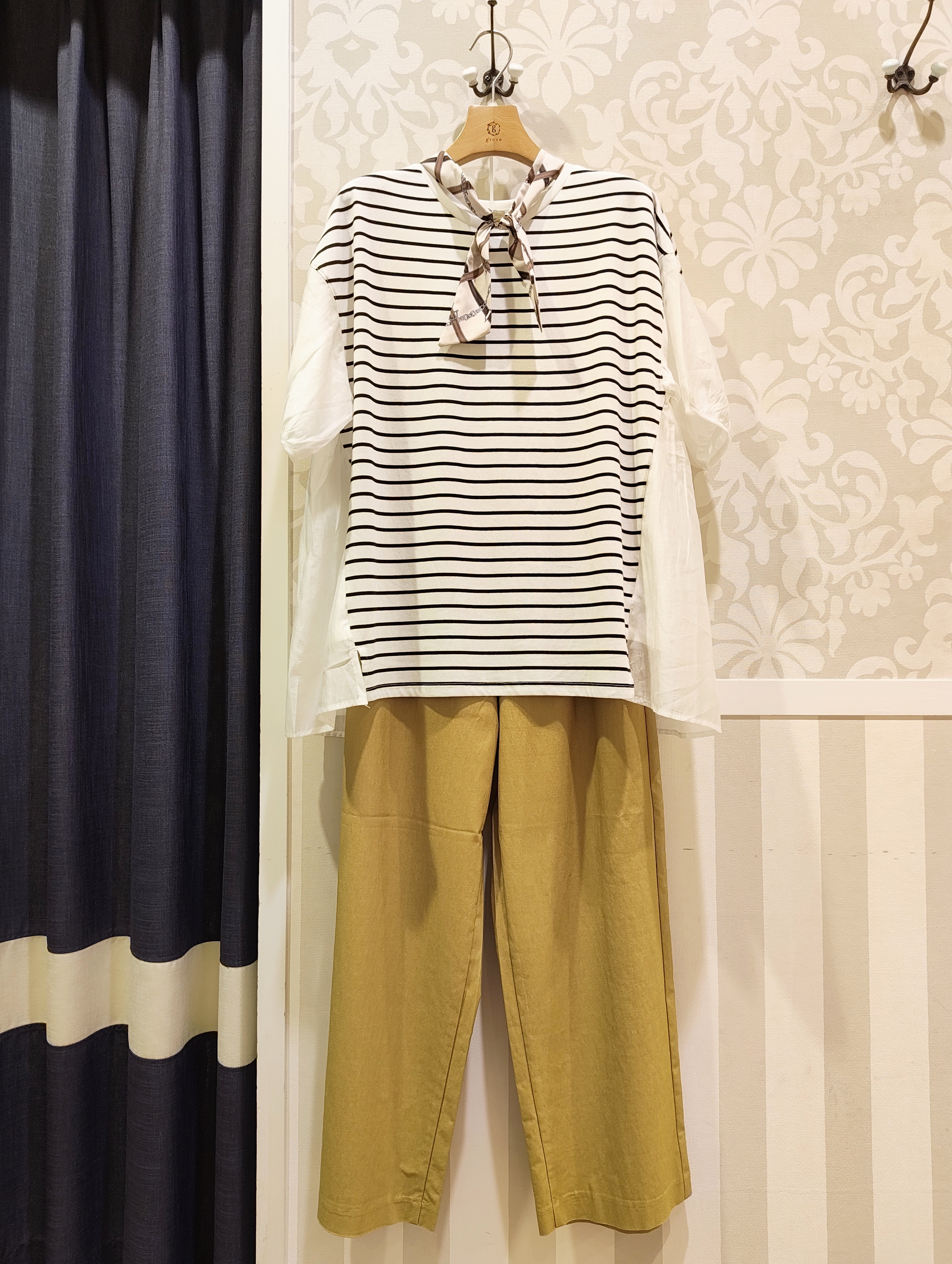milkaさんの「grove｜【貴島明日香さん着用/UVカット】体型カバー叶う、バックプリーツTシャツ」を使ったコーディネート