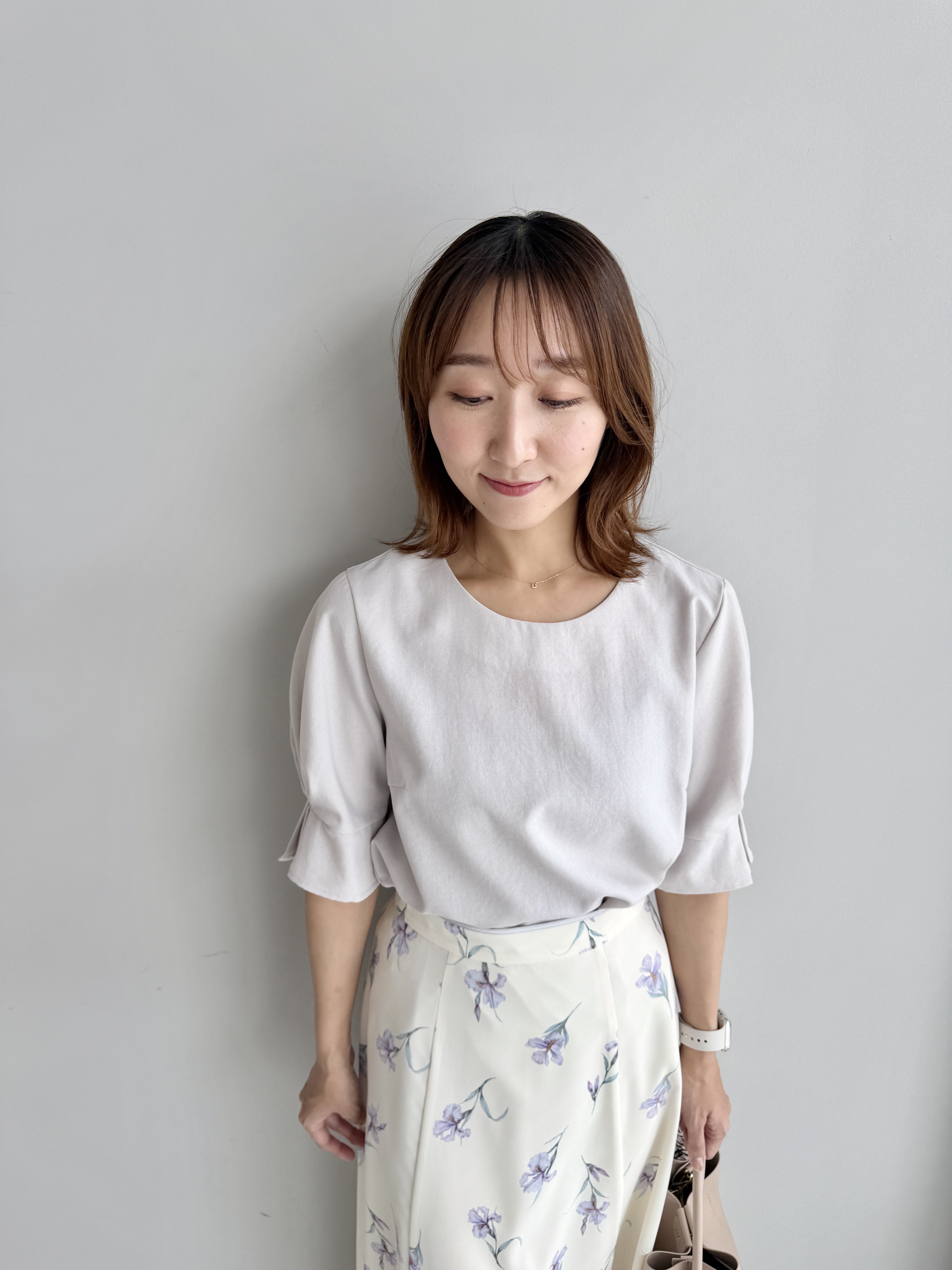 みぃさんの「index｜【接触冷感】タックパフスリーブブラウス《吸水速乾／防シワ／洗濯機OK／XS～3L／6col》」を使ったコーディネート