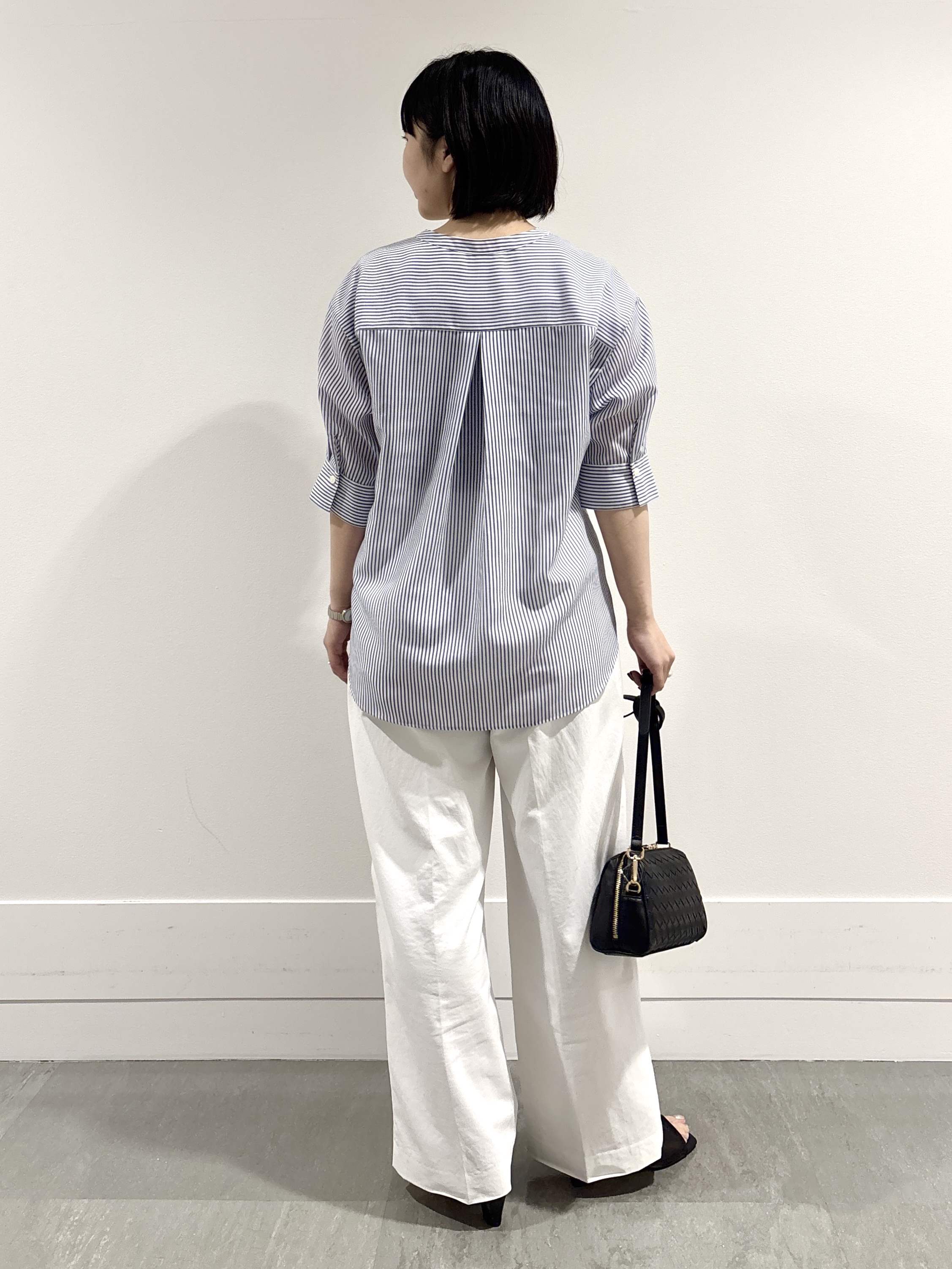 モエカさんの「UNTITLED｜【接触冷感/通気性/洗える】フロントフリルブラウス」を使ったコーディネート