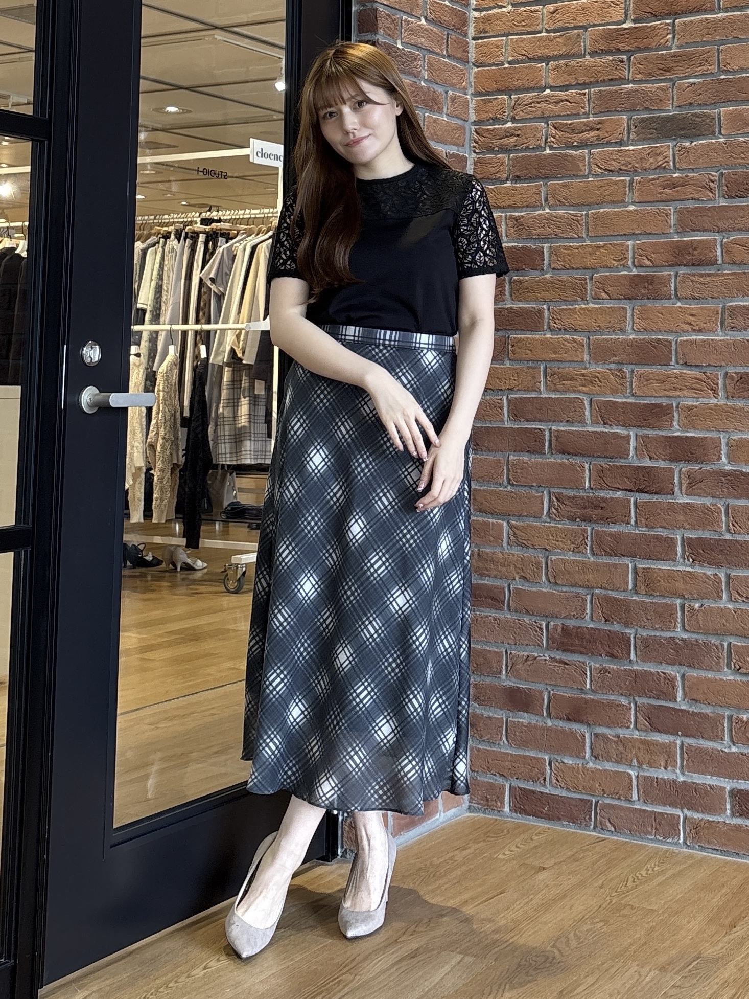 sayaさんの「COUP DE CHANCE｜【手洗い可／日本製】ラッセルレースプルオーバー」を使ったコーディネート