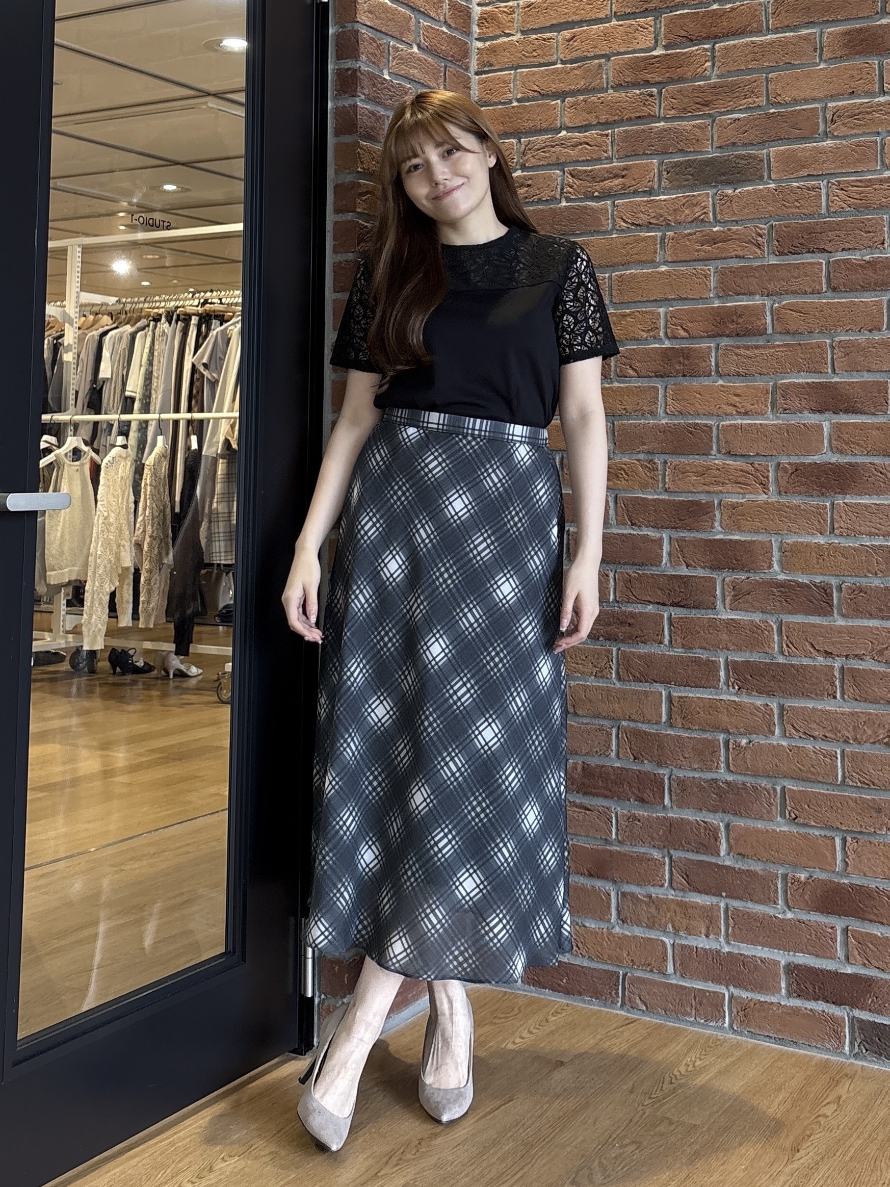sayaさんの「COUP DE CHANCE｜【手洗い可／日本製】ラッセルレースプルオーバー」を使ったコーディネート