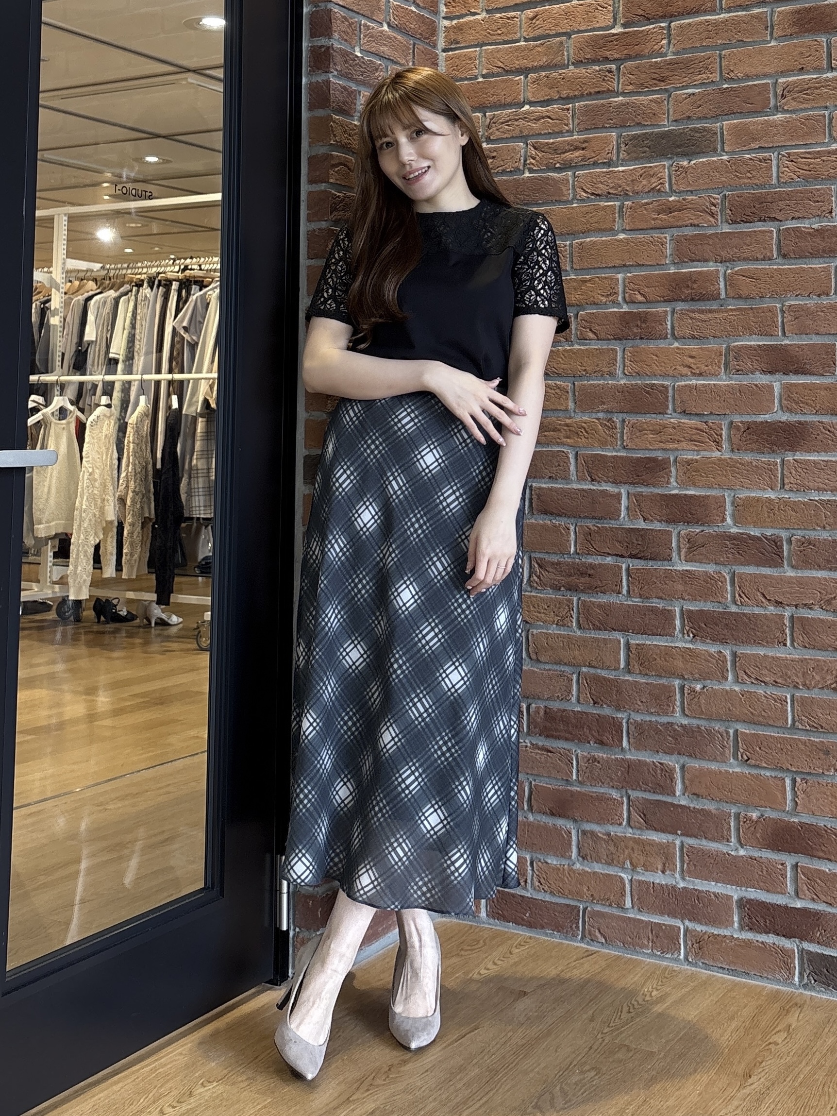 sayaさんの「COUP DE CHANCE｜【手洗い可／日本製】ラッセルレースプルオーバー」を使ったコーディネート