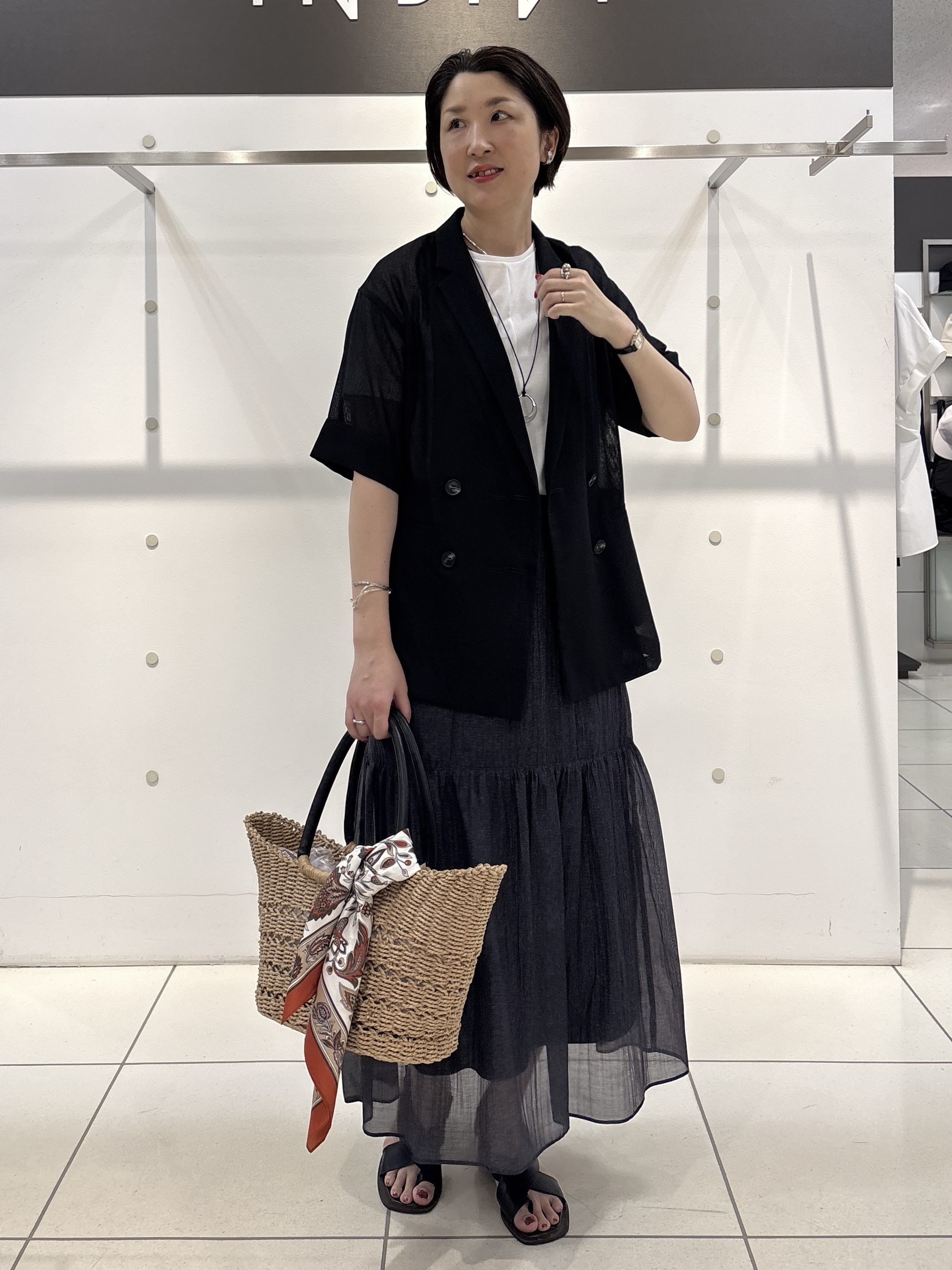 yuriさんの「INDIVI｜【バックシャン】異素材ドッキングプルオーバー」を使ったコーディネート
