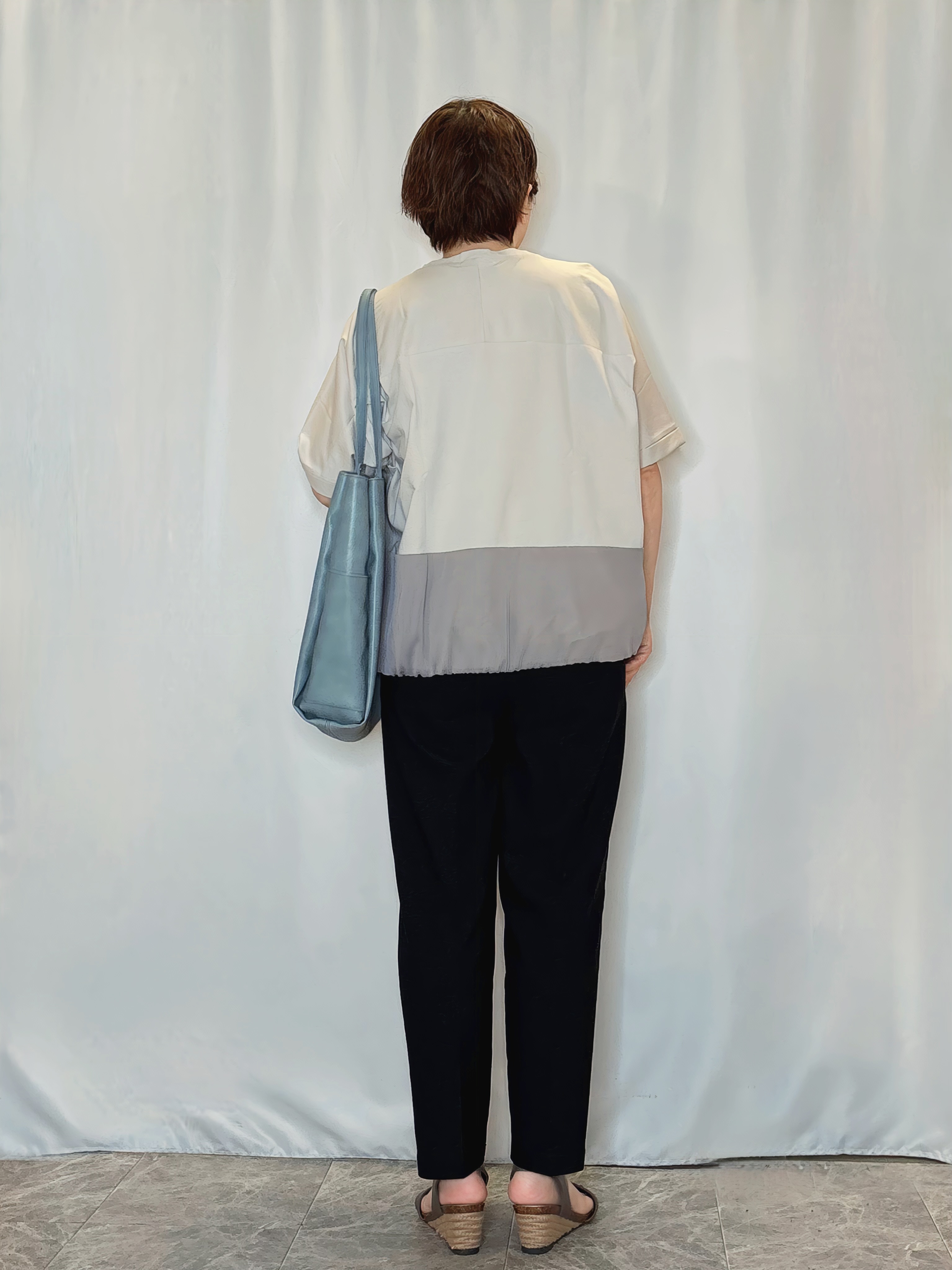 たみさんの「SHOO･LA･RUE｜【洗濯機可/体型カバー】インしないで着られる 裾配色ゆったりバルーントップス」を使ったコーディネート