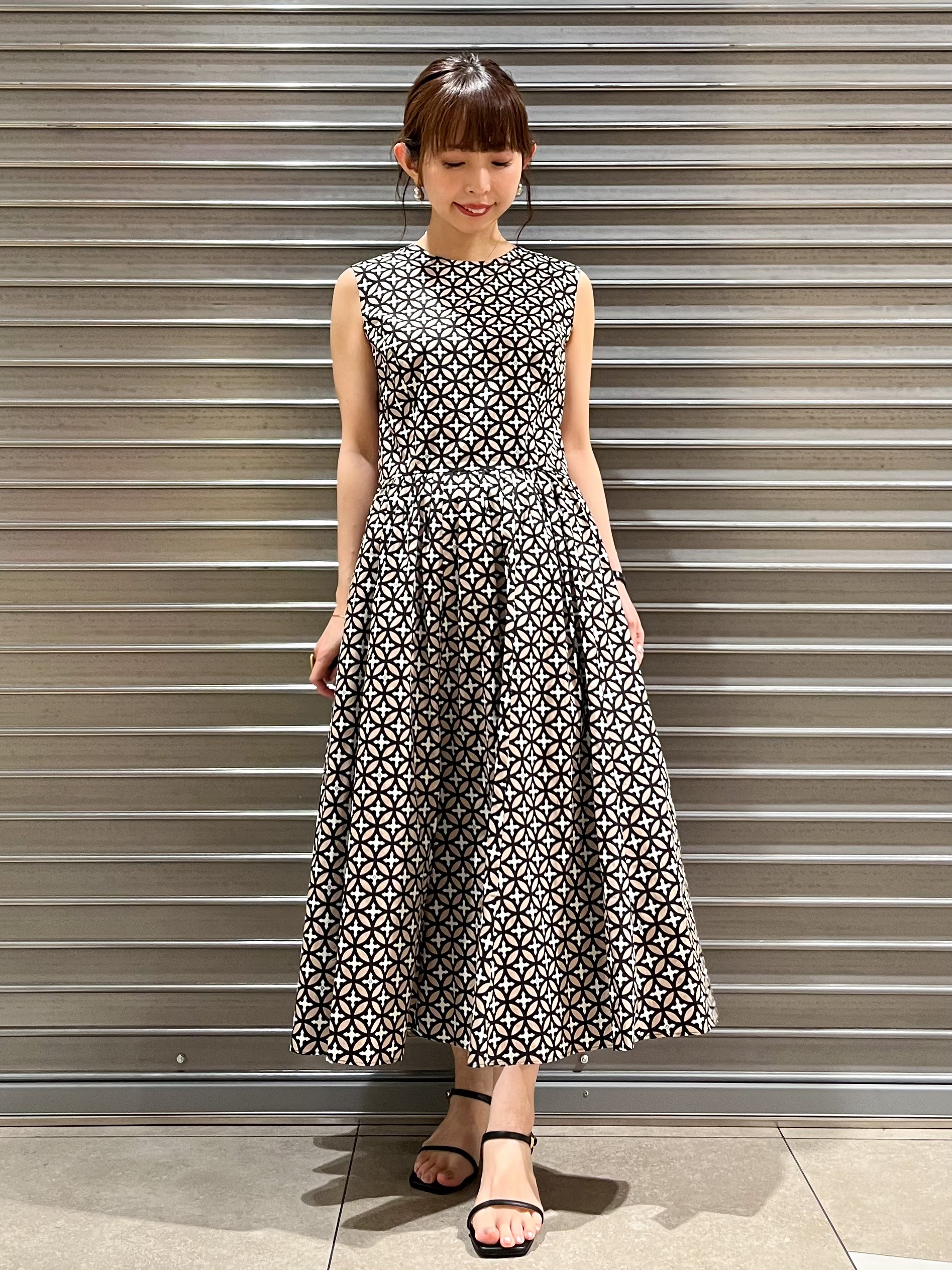 じゅんさんの「DRESSTERIOR｜【otonaMUSE5月号掲載/ウォッシャブル】オーバーラップサークル ノースリーブドレス」を使ったコーディネート