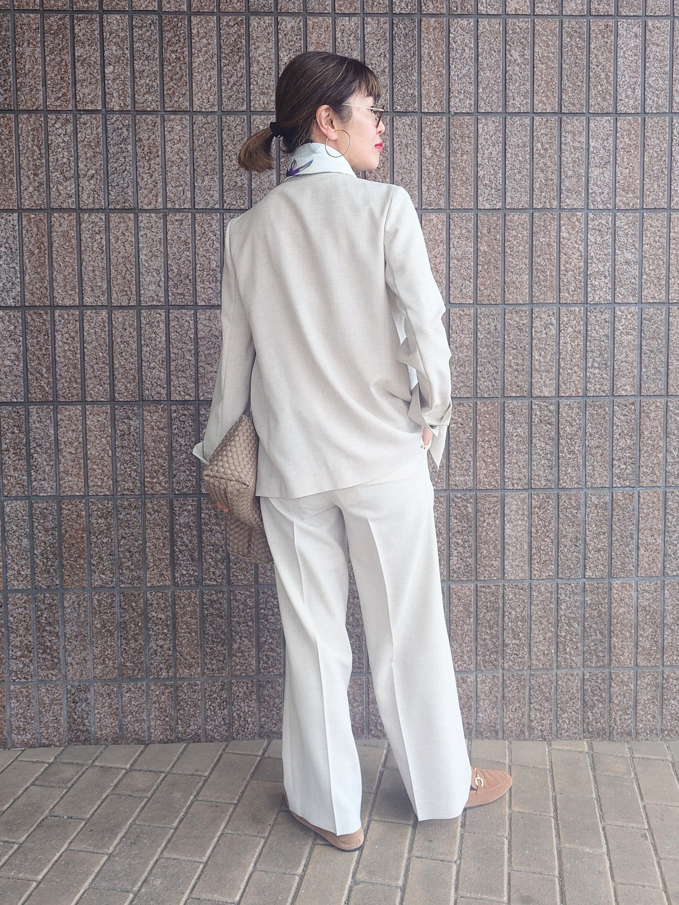 MUTSUKOさんの「UNTITLED｜【さらりと快適/セットアップ可/UV/接触冷感】スラブカラーレスジャケット」を使ったコーディネート