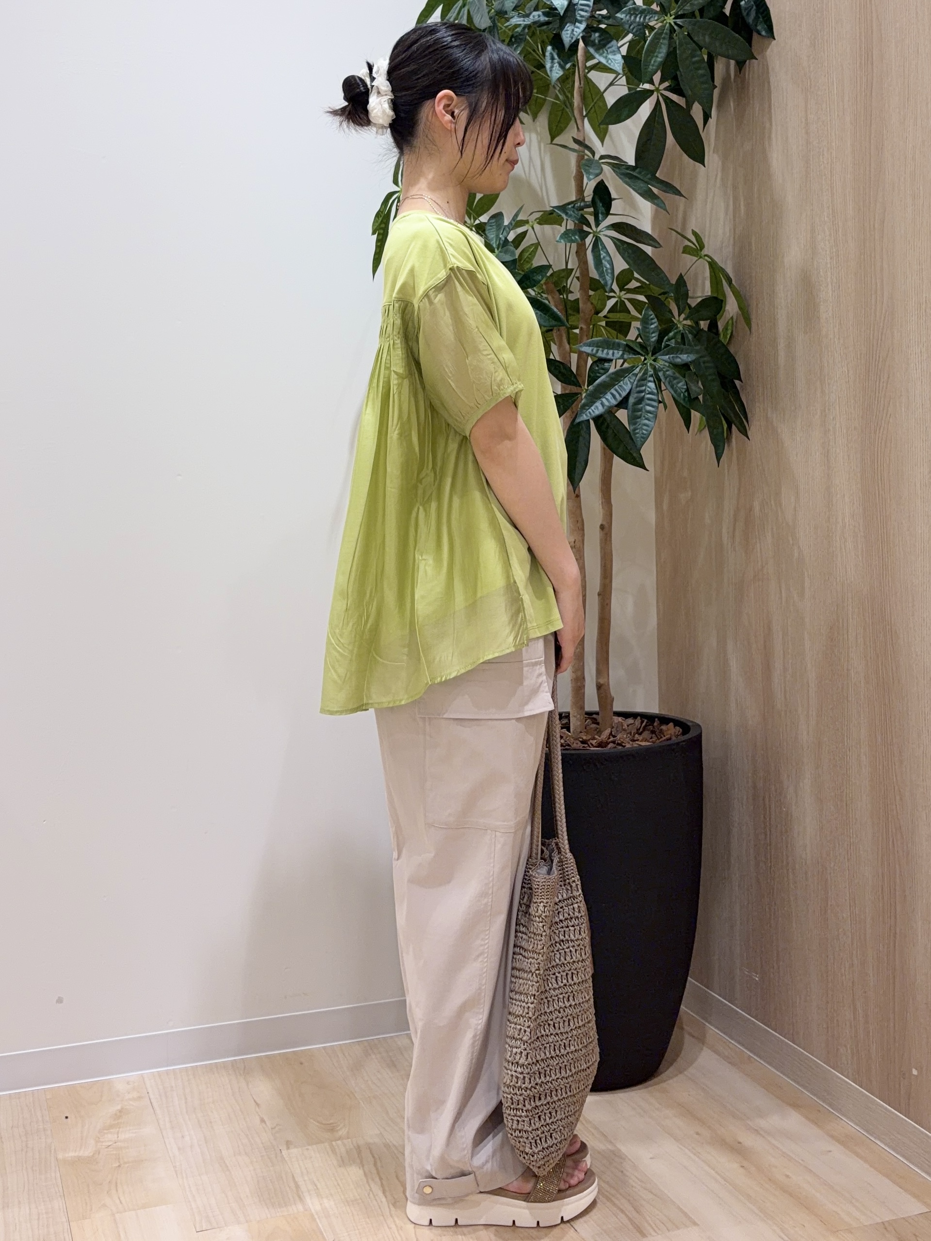 ayaneさんの「grove｜【貴島明日香さん着用/UVカット】体型カバー叶う、バックプリーツTシャツ」を使ったコーディネート