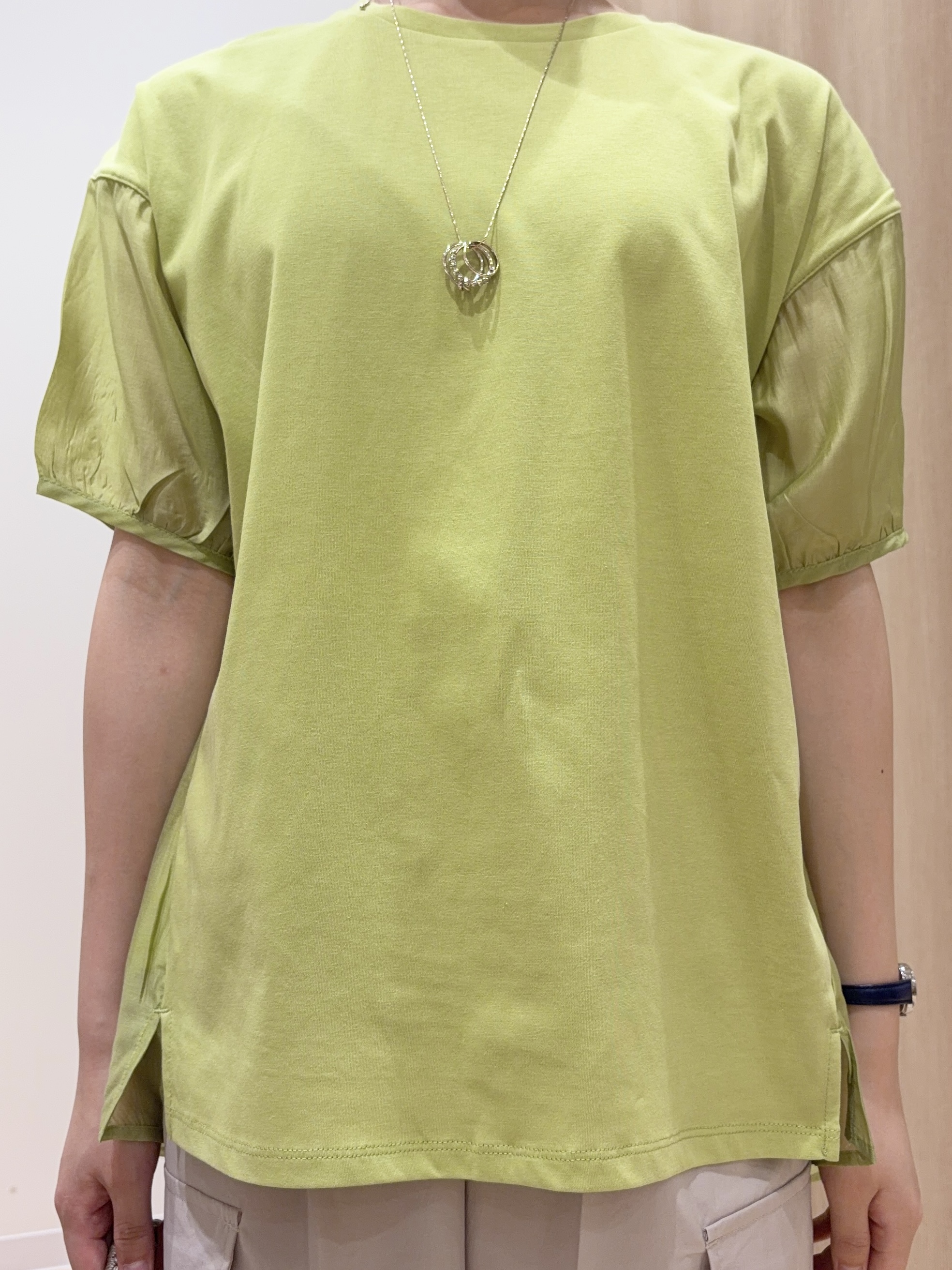 ayaneさんの「grove｜【貴島明日香さん着用/UVカット】体型カバー叶う、バックプリーツTシャツ」を使ったコーディネート