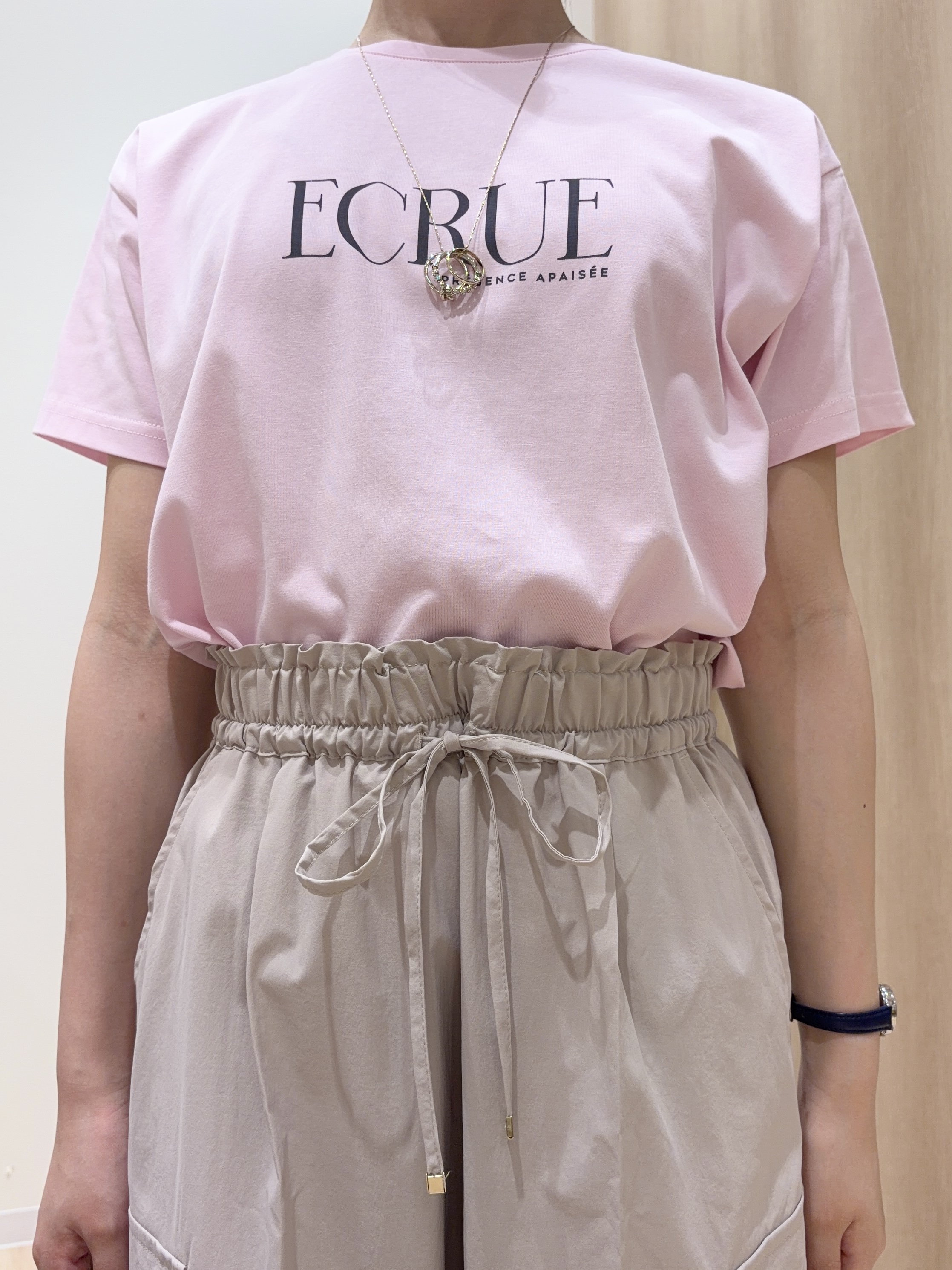 ayaneさんの「grove｜【遮熱／吸水速乾／接触冷感／UVカット】ベーシックロゴTシャツ」を使ったコーディネート