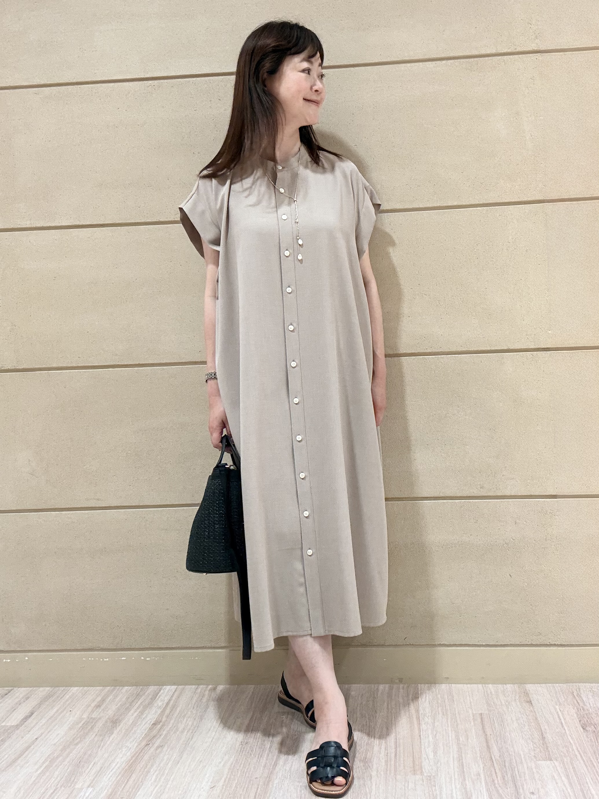 Marさんの「Reflect｜すっきり見えバンドカラーシャツワンピース」を使ったコーディネート