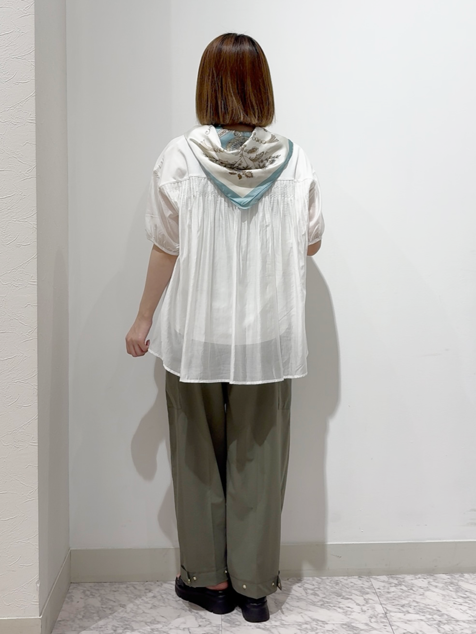 しかっちさんの「grove｜【貴島明日香さん着用/UVカット】体型カバー叶う、バックプリーツTシャツ」を使ったコーディネート
