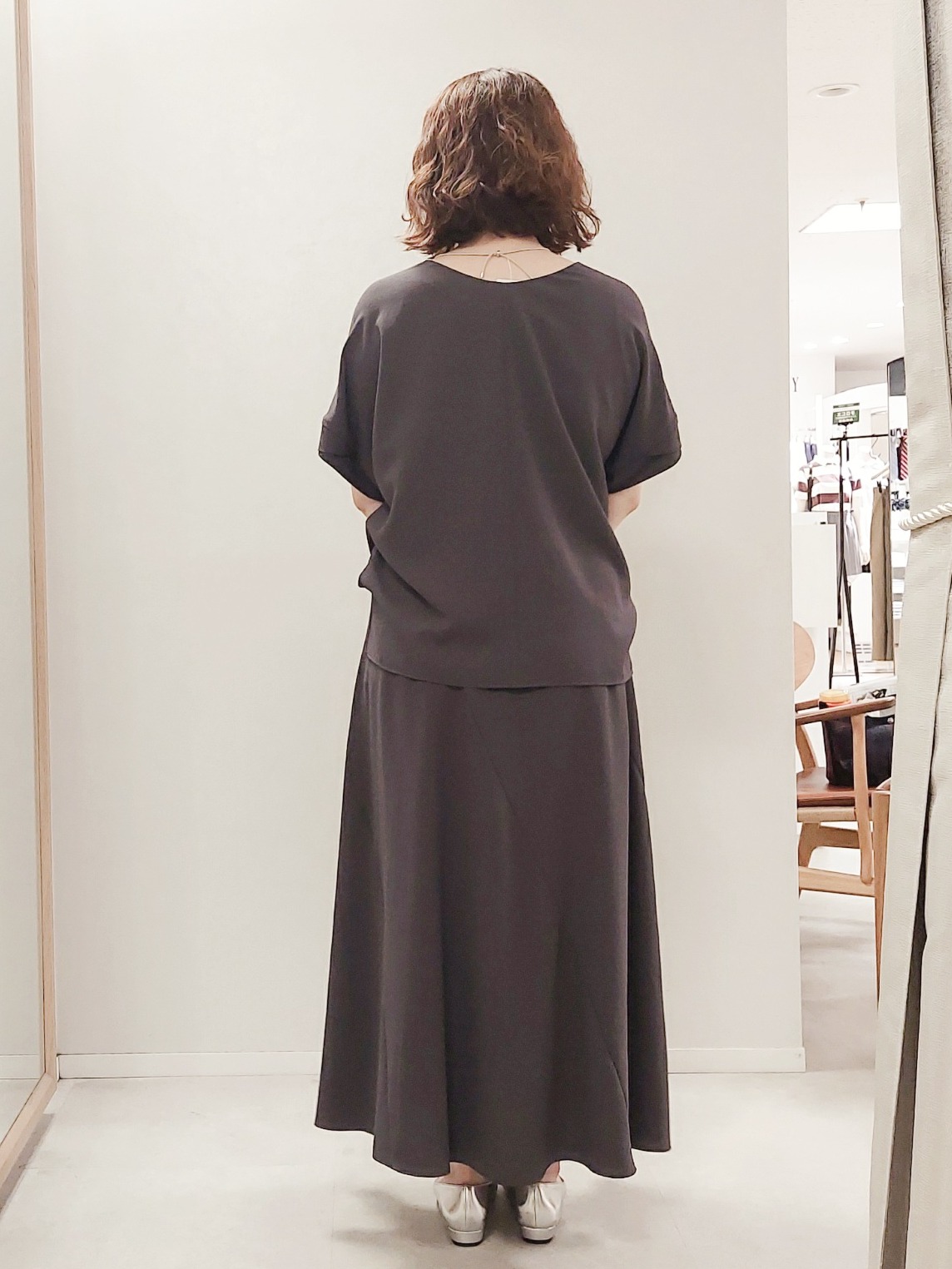 Koyaさんの「UNTITLED｜【前後2WAY/はっ水/セットアップ可】リラクシーフレンチスリーブブラウス」を使ったコーディネート
