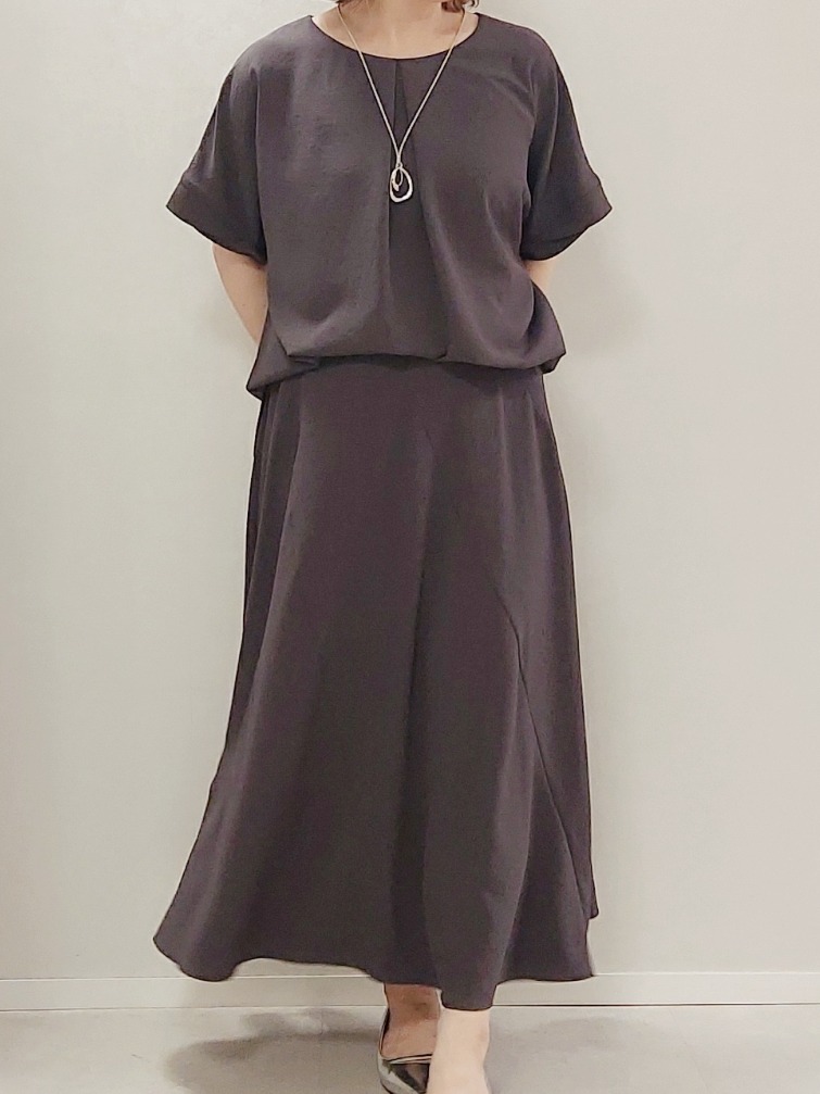 Koyaさんの「UNTITLED｜【前後2WAY/はっ水/セットアップ可】リラクシーフレンチスリーブブラウス」を使ったコーディネート