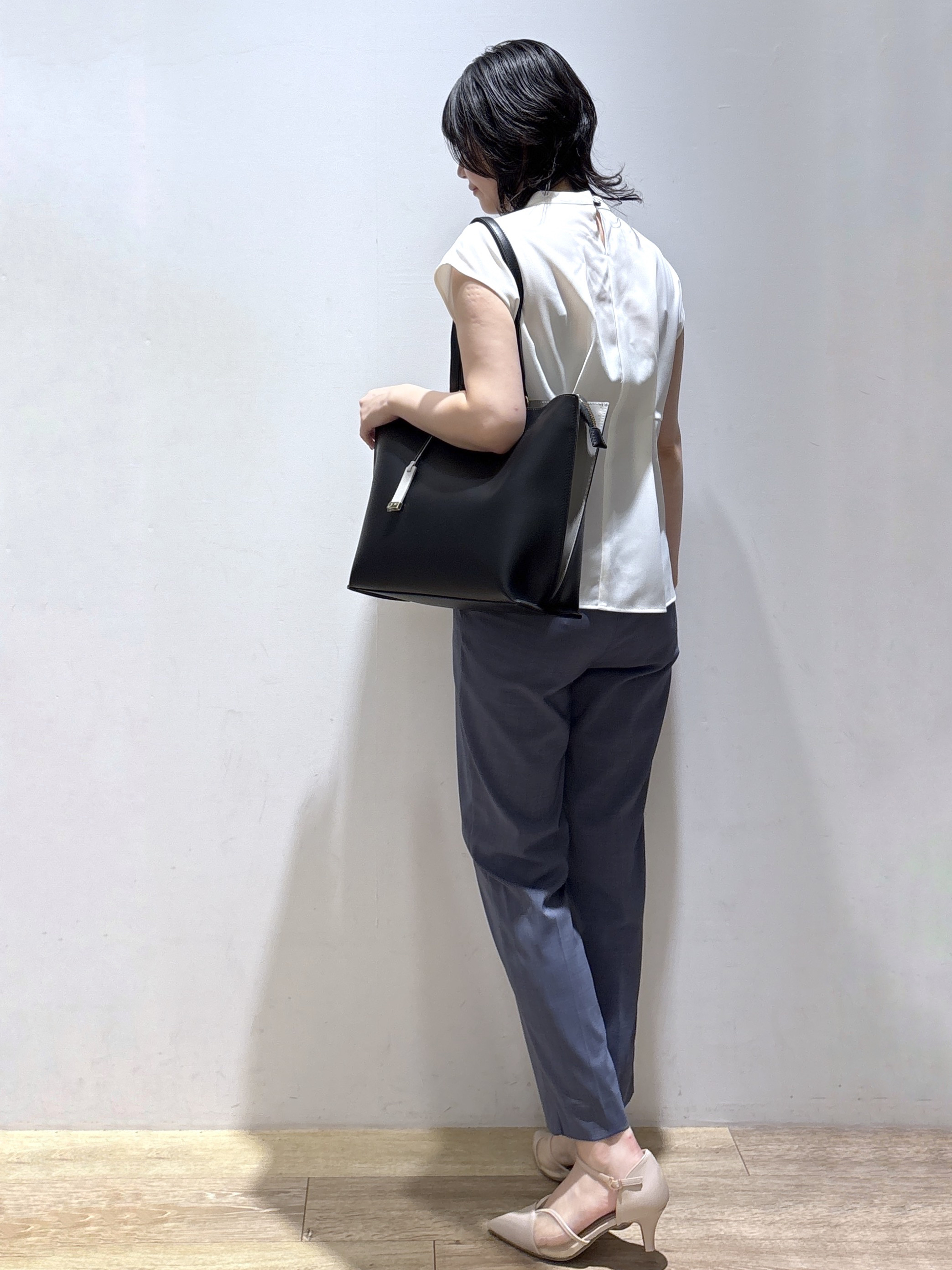 mizukiさんの「index｜【接触冷感／防シワ】ペプラムボウタイブラウス《洗濯機OK／ストレッチ》」を使ったコーディネート