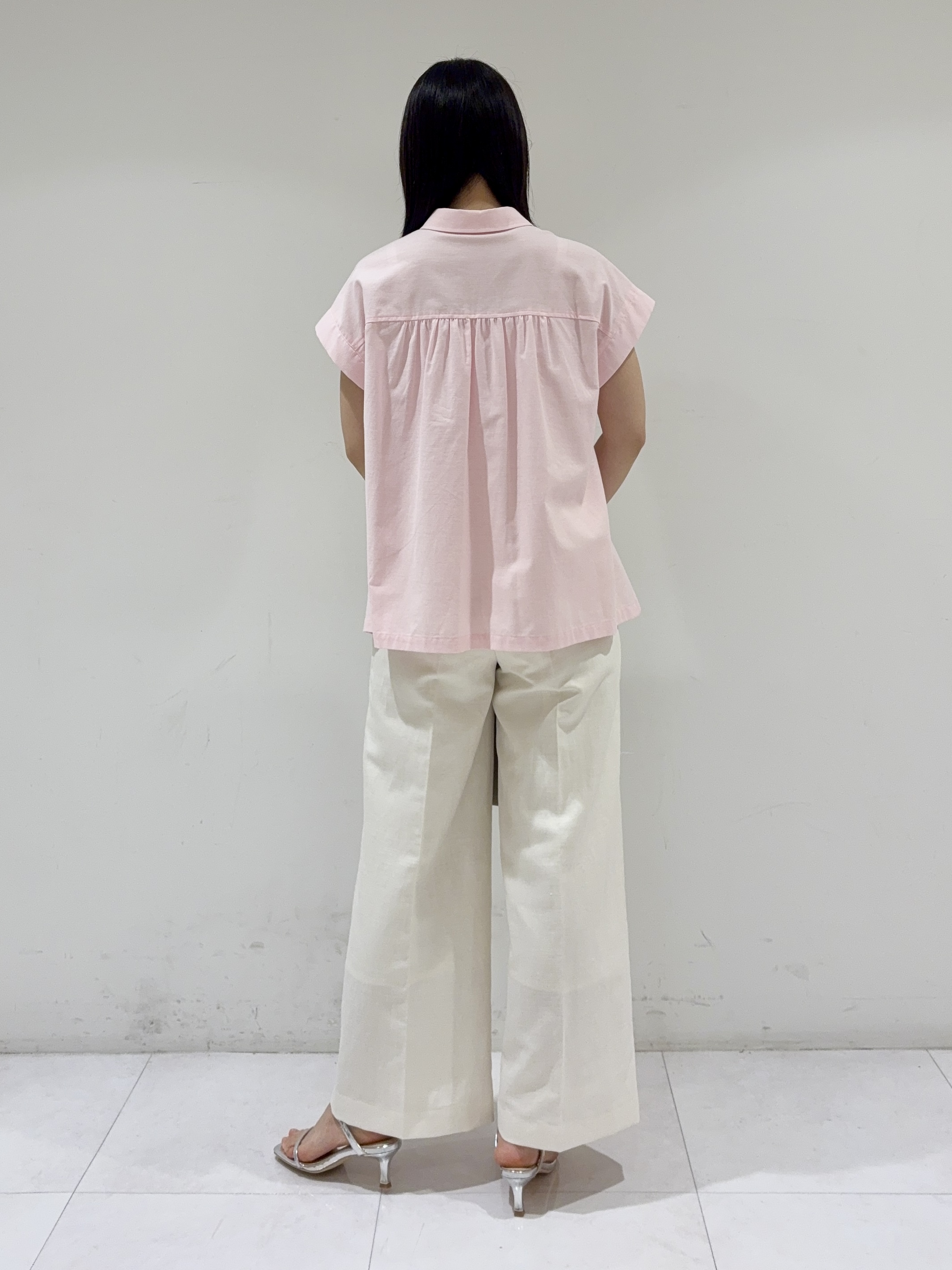 ayaさんの「DRESSTERIOR｜【毎年人気/ウォッシャブル】バックフレアオックスシャツ」を使ったコーディネート