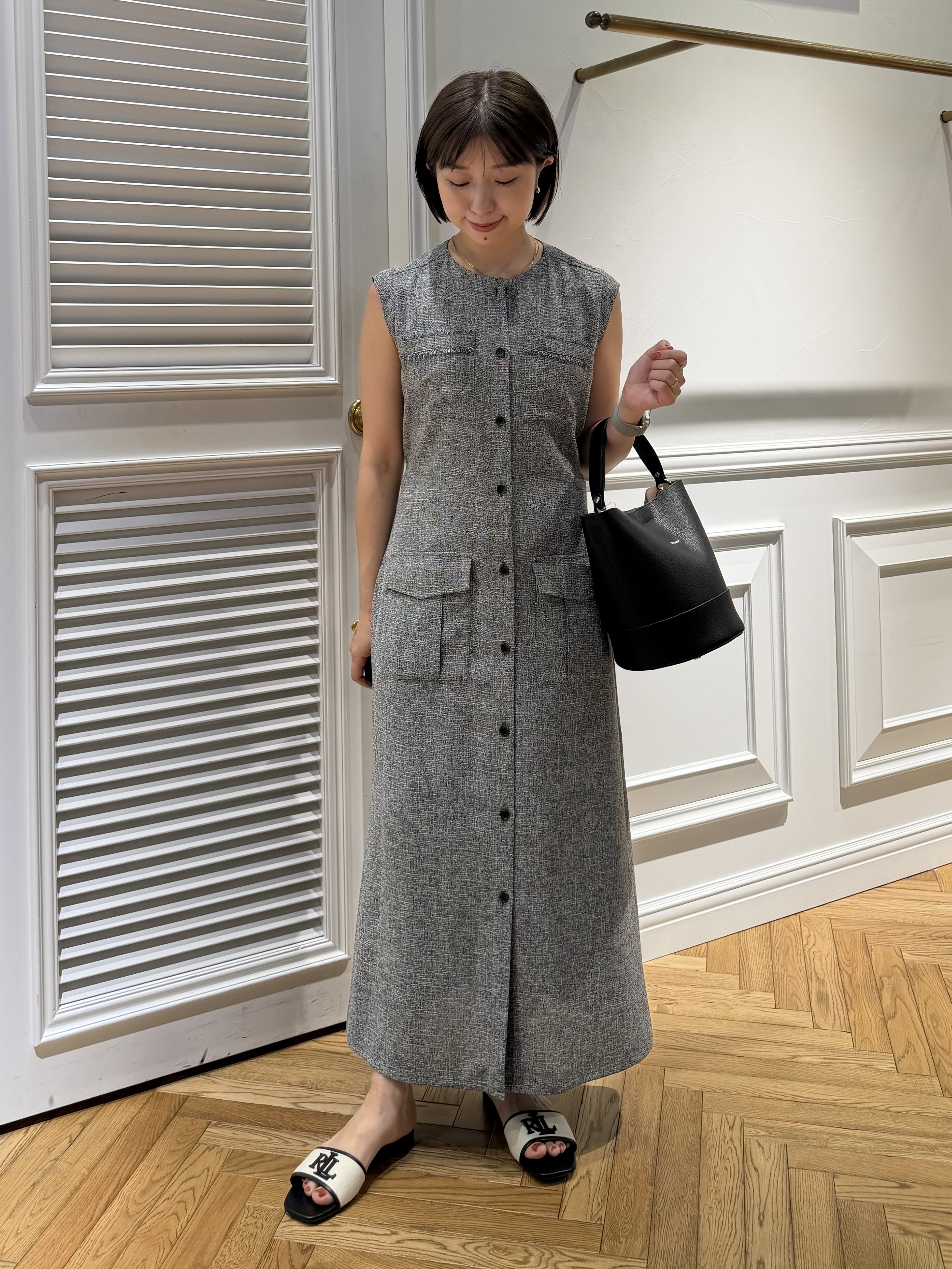 つじ まこさんの「DRESSTERIOR｜ウォッシャブル ツイードライク ワンピース」を使ったコーディネート