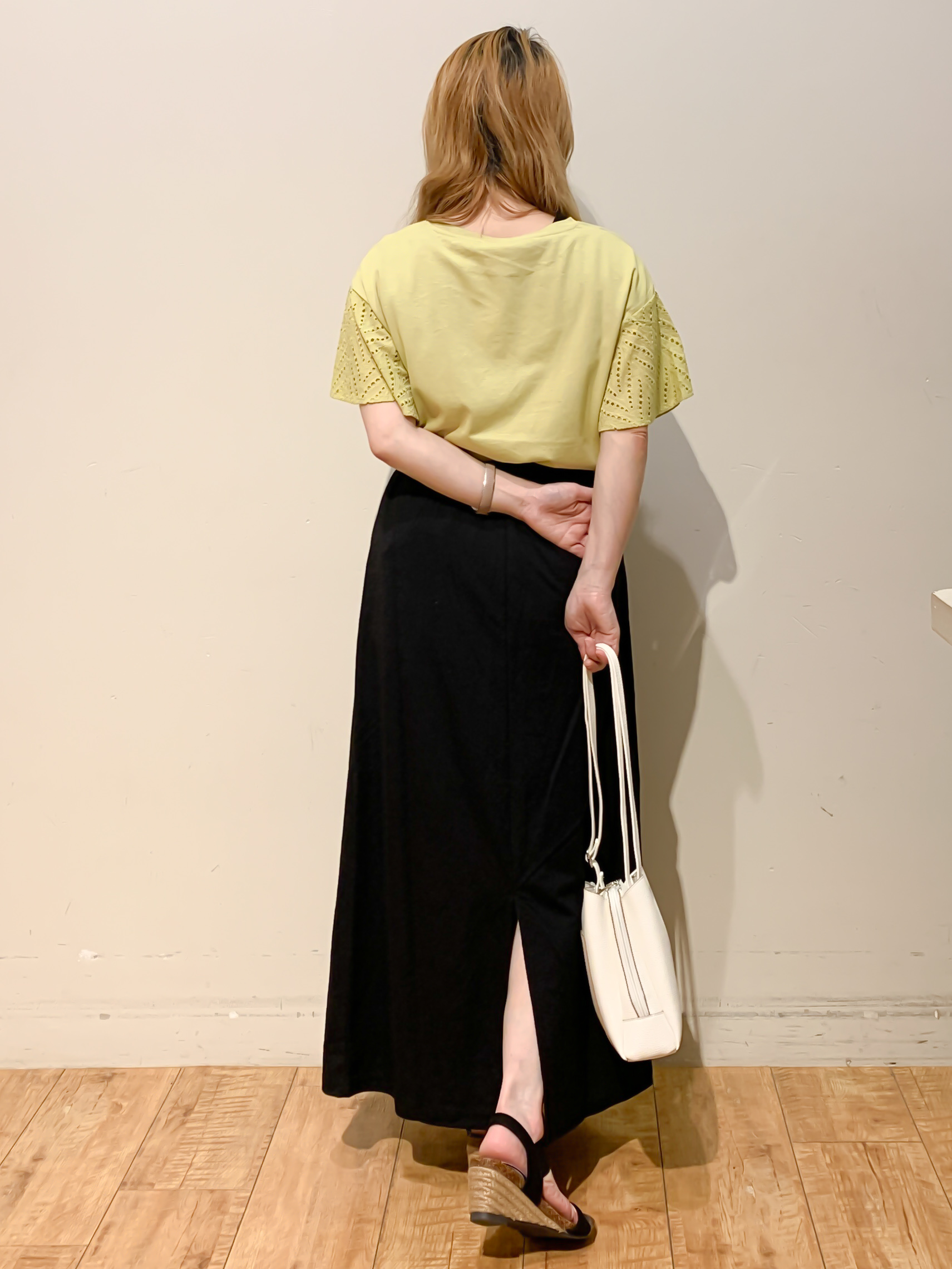 MEGさんの「SHOO･LA･RUE｜【汗じみ防止/ひんやり/S-LL】レースが華やか お袖フレアTシャツ」を使ったコーディネート