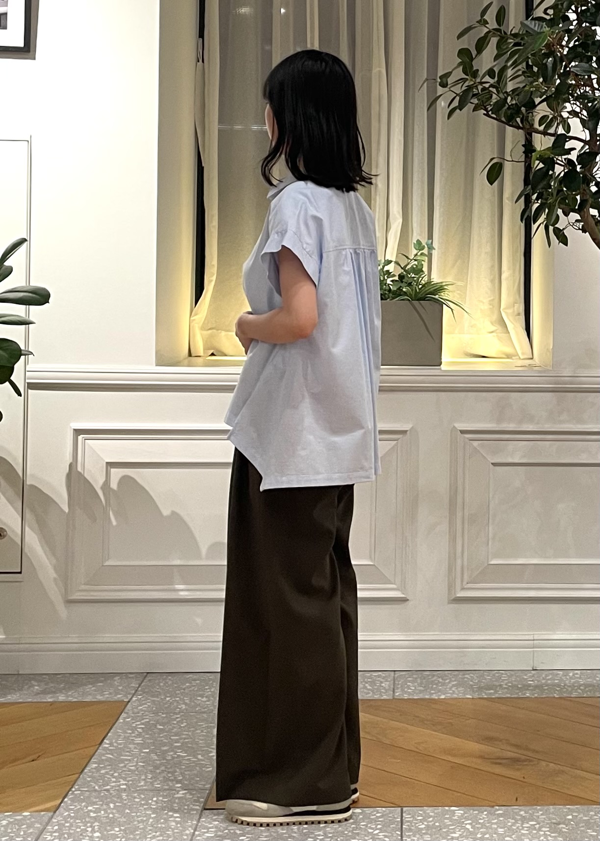 Lilyさんの「DRESSTERIOR｜【毎年人気/ウォッシャブル】バックフレアオックスシャツ」を使ったコーディネート