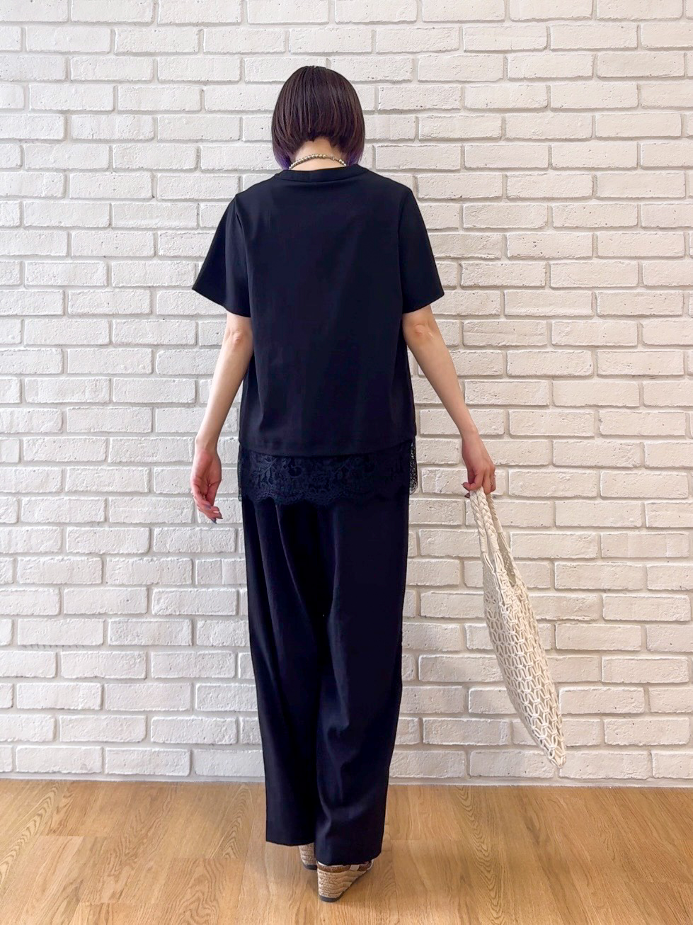 𝐜𝐡𝐢𝐤𝐚さんの「SHOO･LA･RUE｜【S-LL/洗濯機可】軽凛(かろりん)ひんやり スキッパー裾レースブラウス」を使ったコーディネート