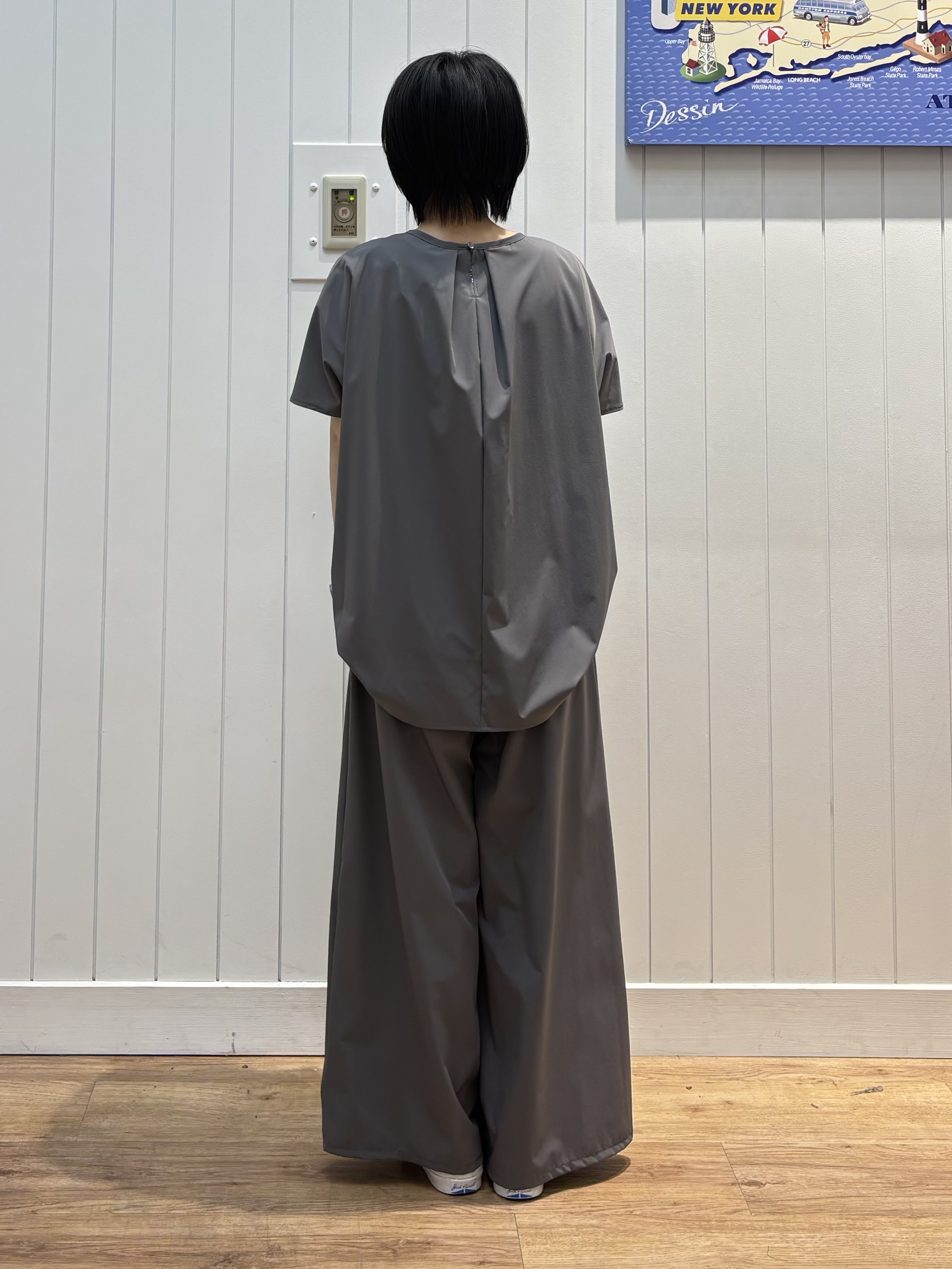 OKADAさんの「Dessin｜【接触冷感/UVカット】ドレープタックブラウス」を使ったコーディネート