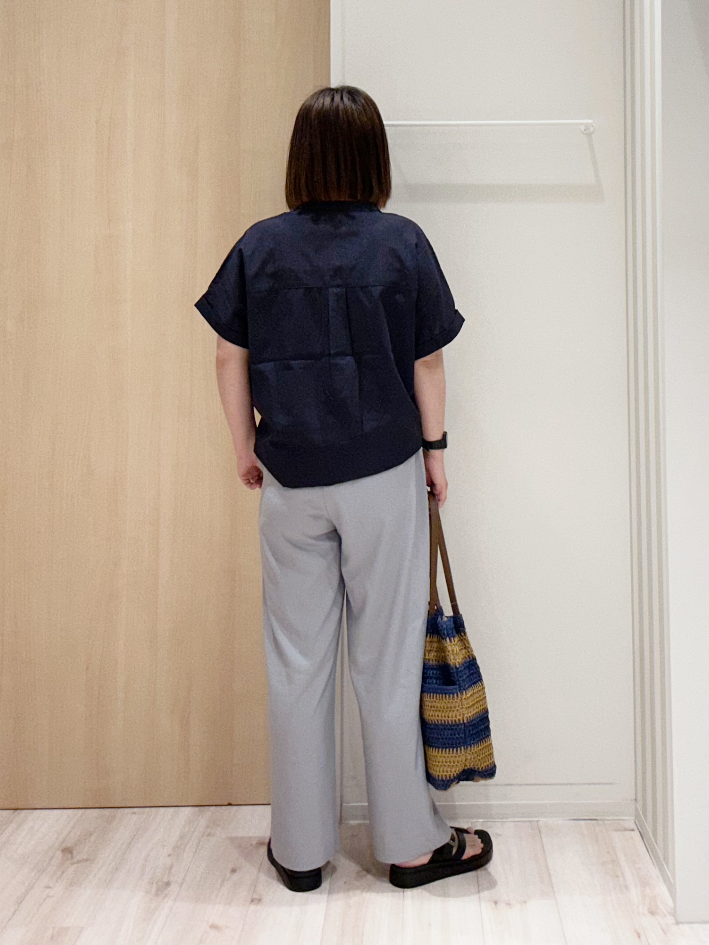 maaaさんの「SHOO･LA･RUE｜【さらり快適/洗濯機可/S-LL】風が通り抜ける 半袖バンドカラーシアーシャツ」を使ったコーディネート