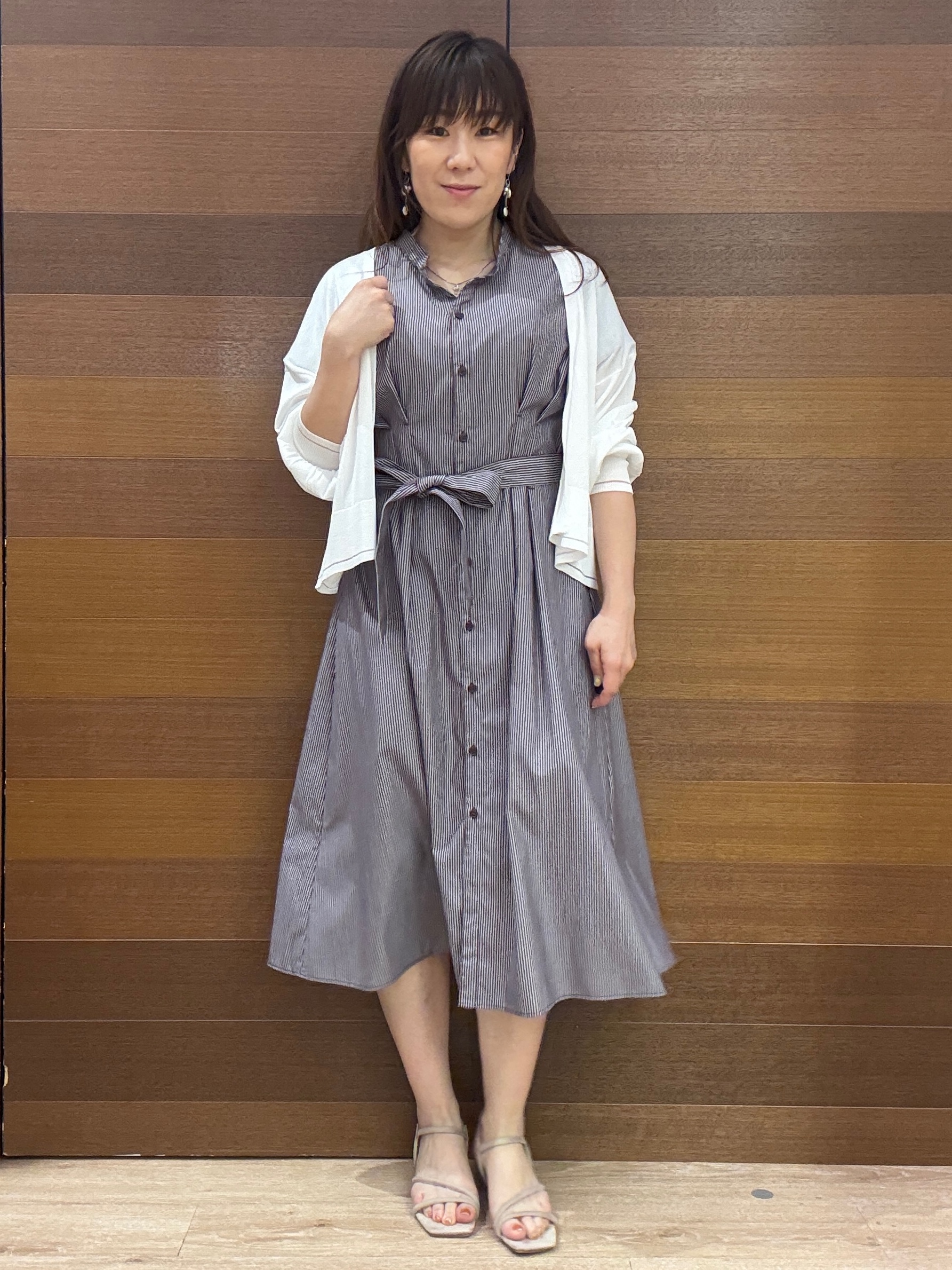 maichiさんの「OPAQUE.CLIP｜【接触冷感／UV】ストライプタックシャツワンピース《洗濯機OK》」を使ったコーディネート