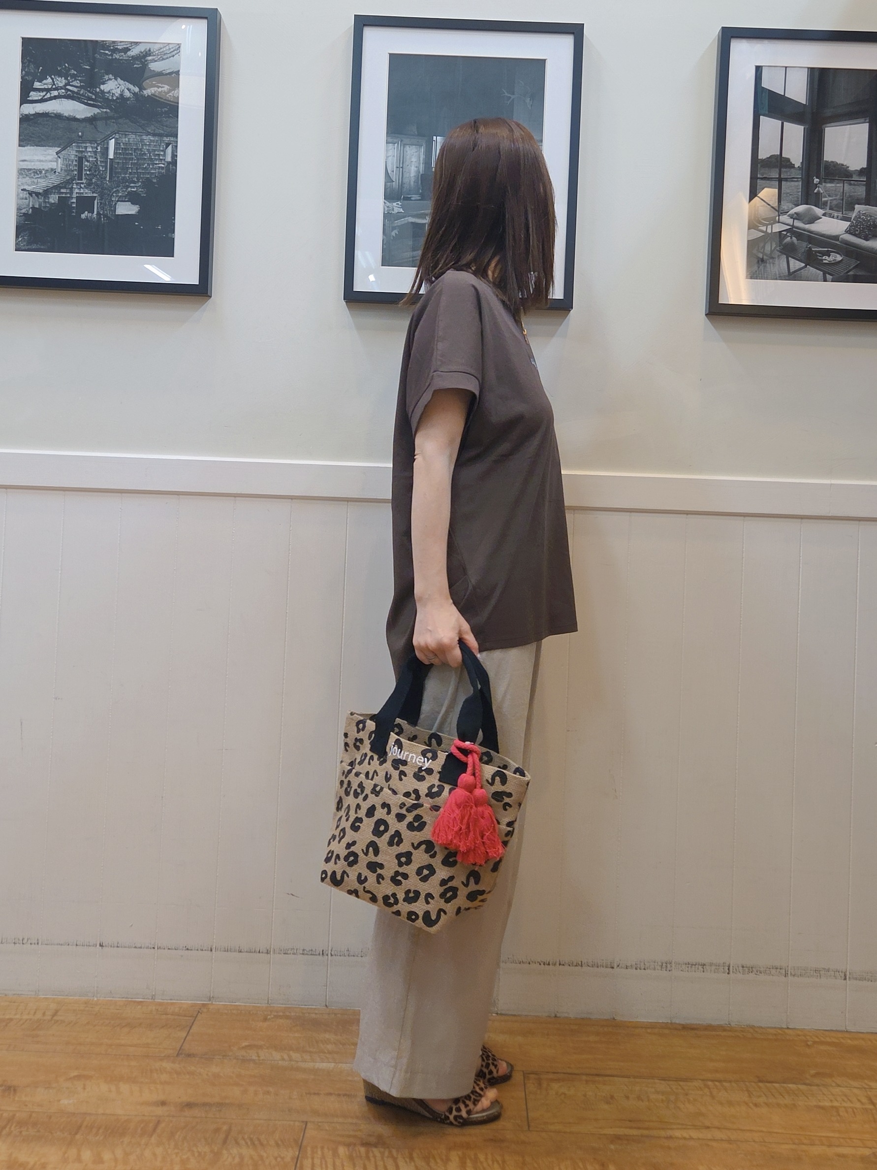 nao.さんの「SHOO･LA･RUE｜【汗じみ防止/ひんやり/S-LL】インせず着られる 刺繍ロゴTシャツ」を使ったコーディネート