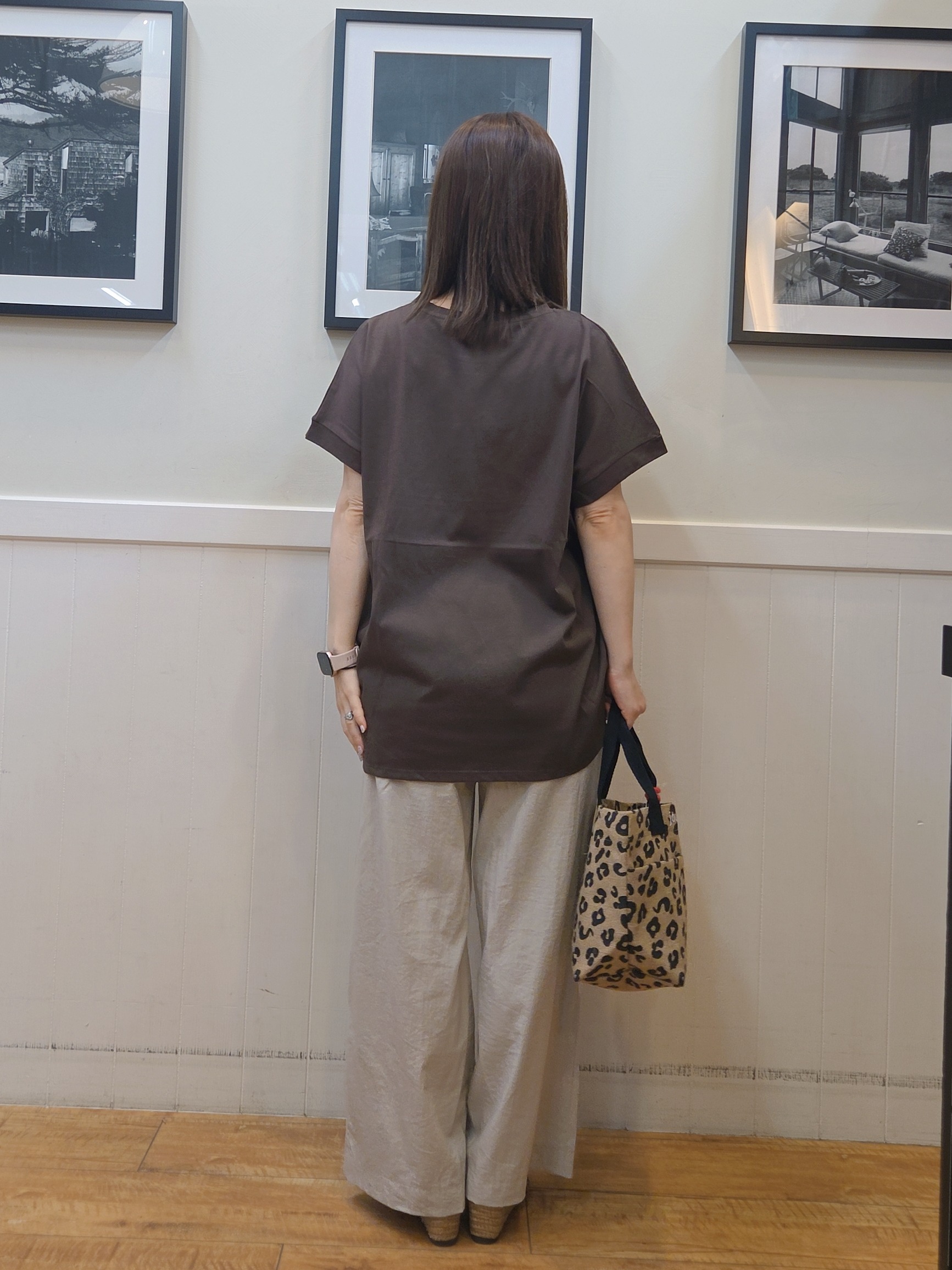nao.さんの「SHOO･LA･RUE｜【汗じみ防止/ひんやり/S-LL】インせず着られる 刺繍ロゴTシャツ」を使ったコーディネート