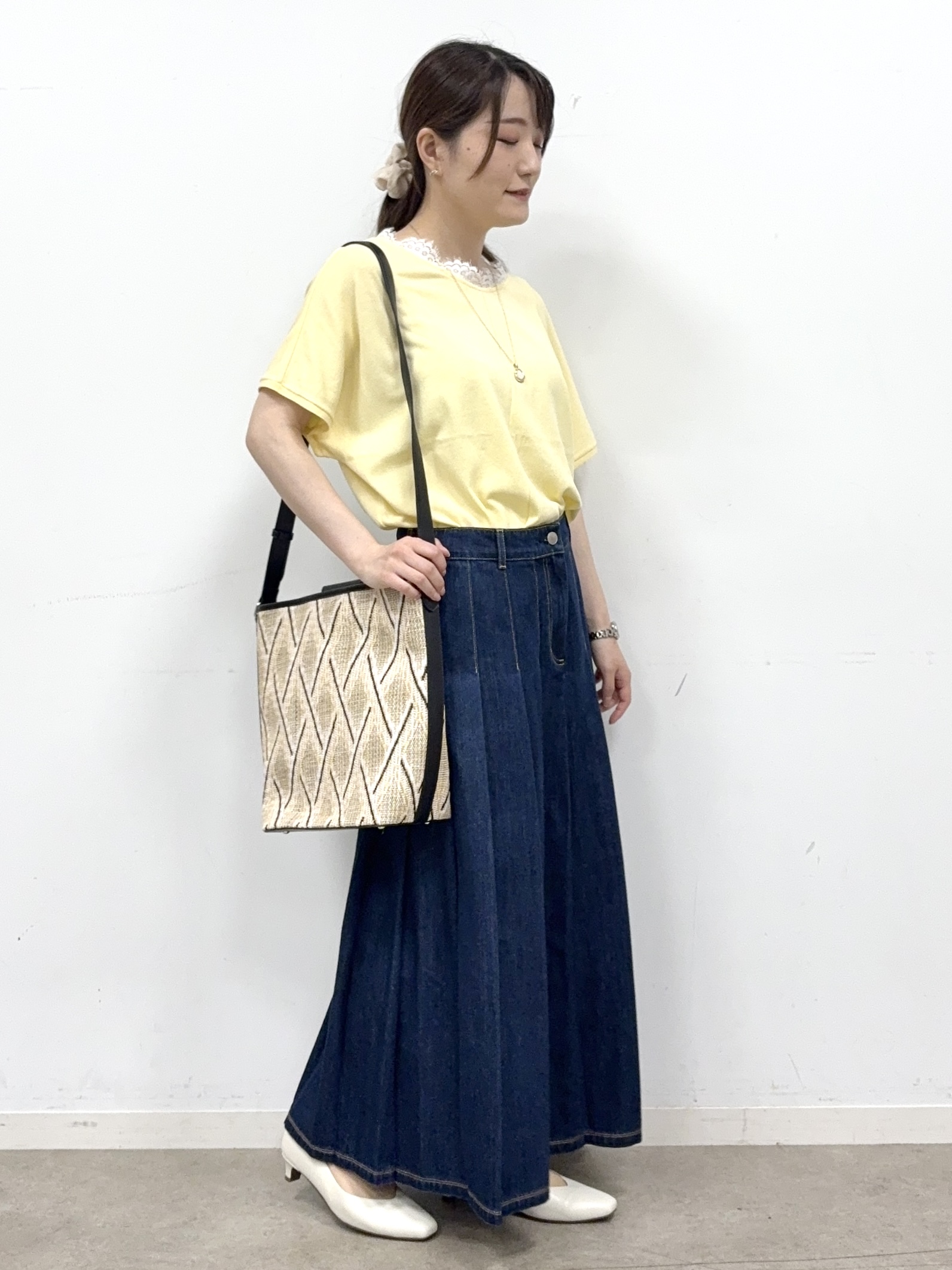 mikiさんの「Reflect｜天然シェルプレートペンダントネックレス」を使ったコーディネート