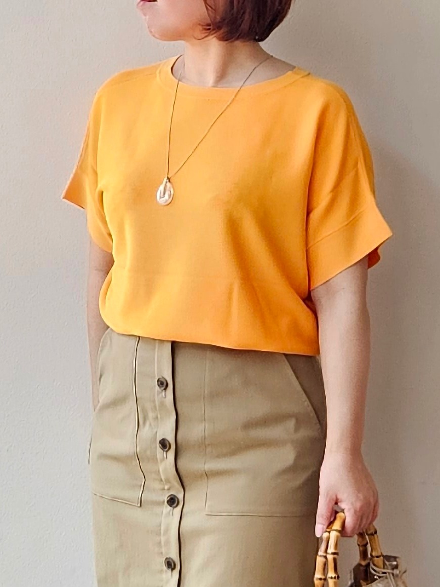 やじまさんの「UNTITLED｜【11色展開/体型カバー】前後2WAYフレンチスリーブニット」を使ったコーディネート