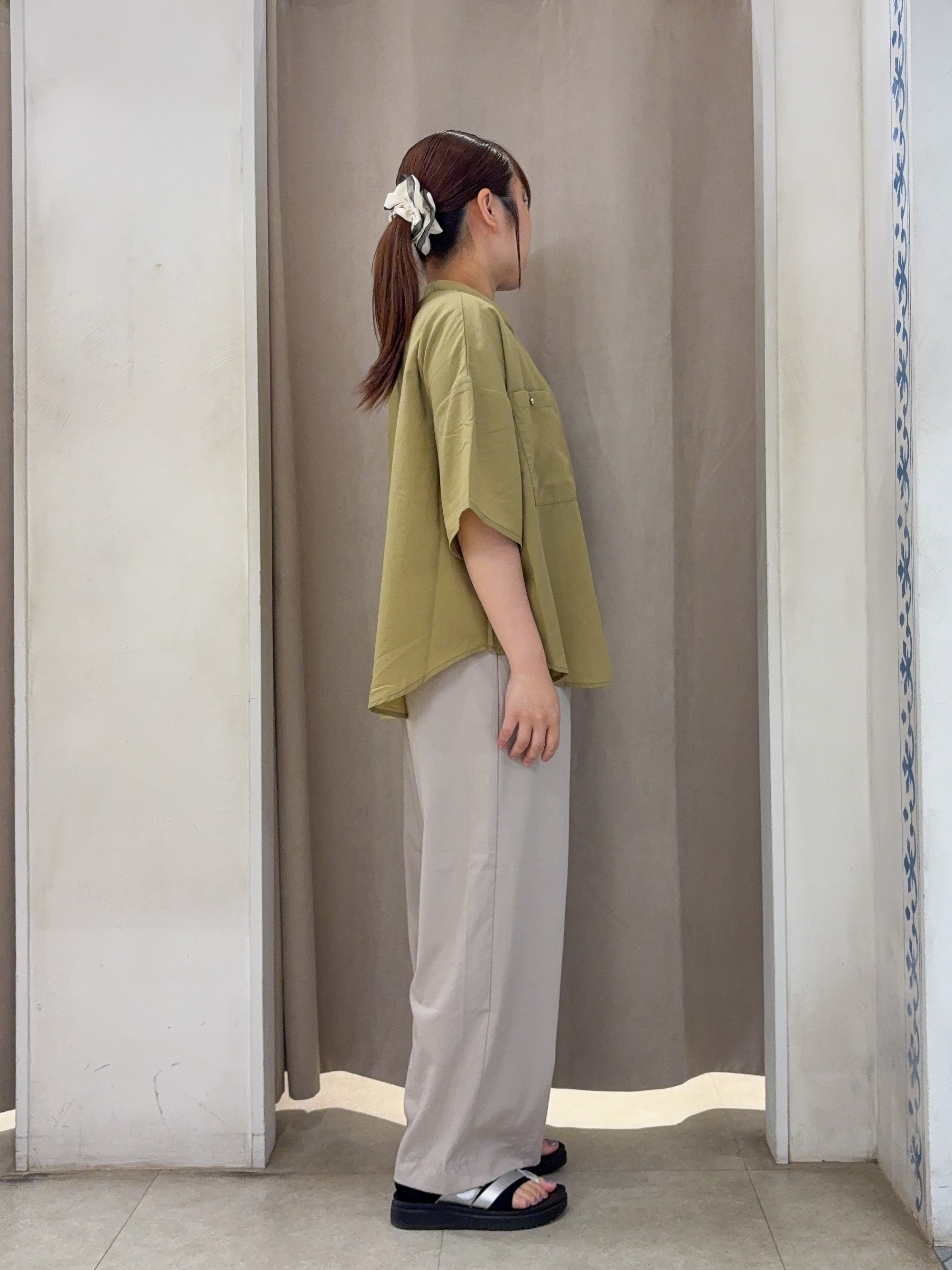 SO(R)Aさんの「SHOO･LA･RUE｜【洗濯機可/S-LL】大人の抜け感 ゆるっと5分袖シャツ」を使ったコーディネート