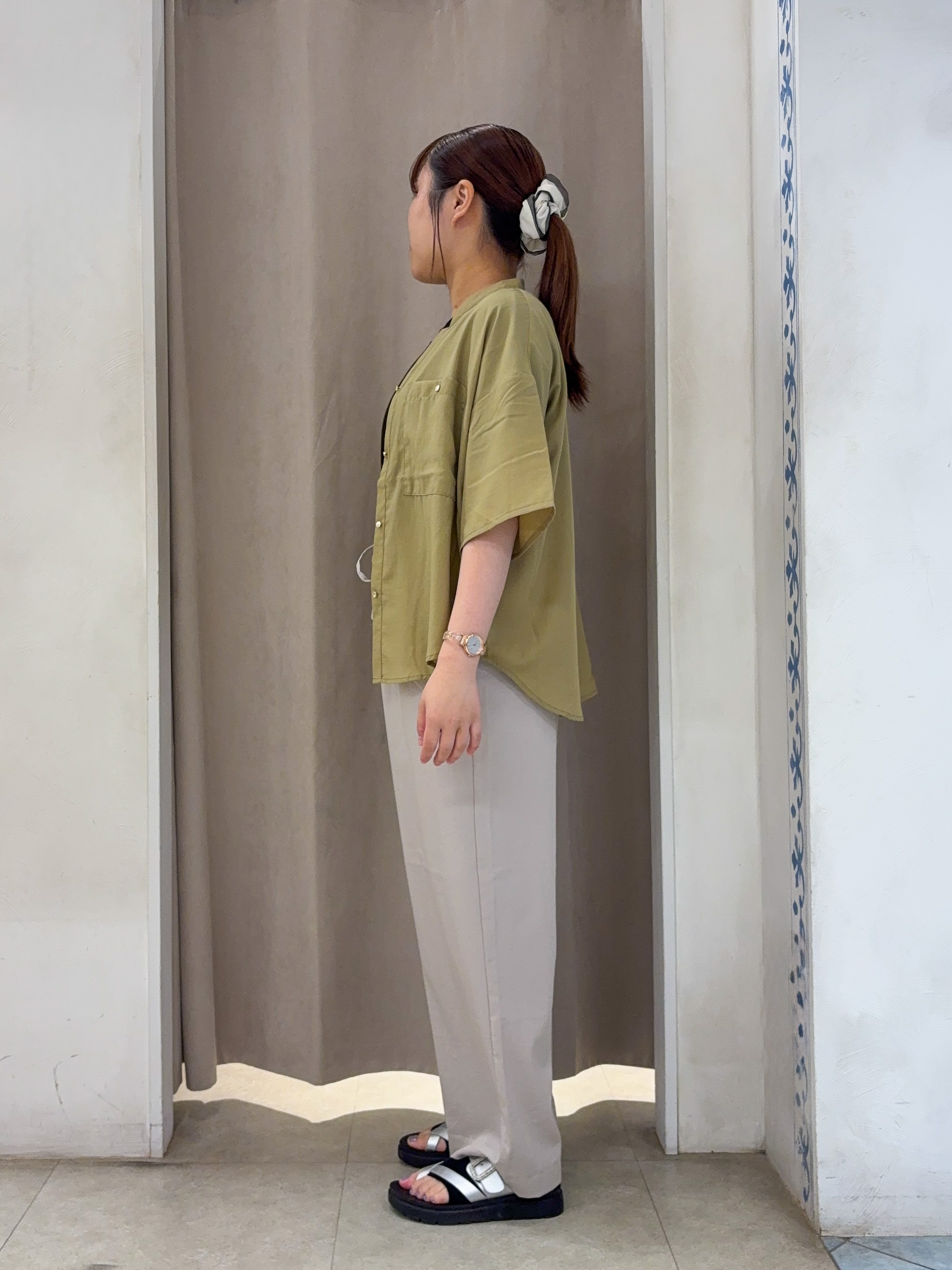 SO(R)Aさんの「SHOO･LA･RUE｜【洗濯機可/S-LL】大人の抜け感 ゆるっと5分袖シャツ」を使ったコーディネート