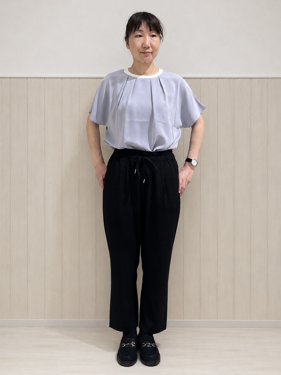 まつみさんの「SHOO･LA･RUE｜【ひんやり/洗濯機可/S-LL】オンにもオフにも マルチに使えるボタンレスカーディガン」を使ったコーディネート