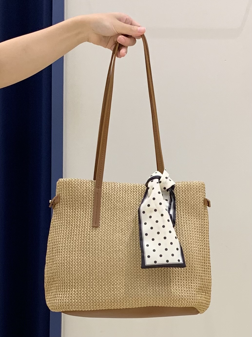 mokaさんの「grove｜【二の腕・体型カバー】軽やかシャーリングブラウス」を使ったコーディネート
