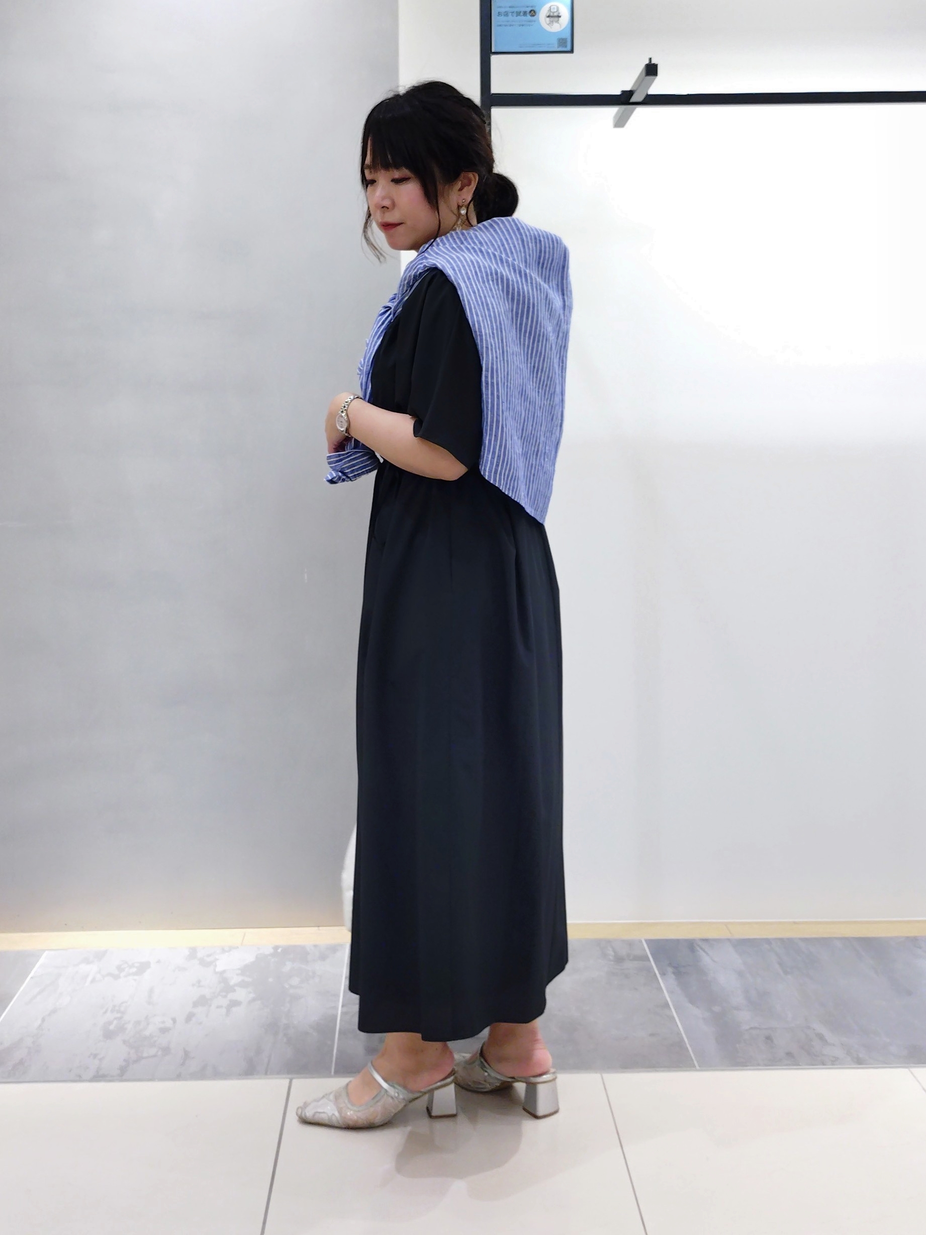 TOMOMIさんの「INDIVI｜【撥水／UVカット】ベルト付きワンピース」を使ったコーディネート